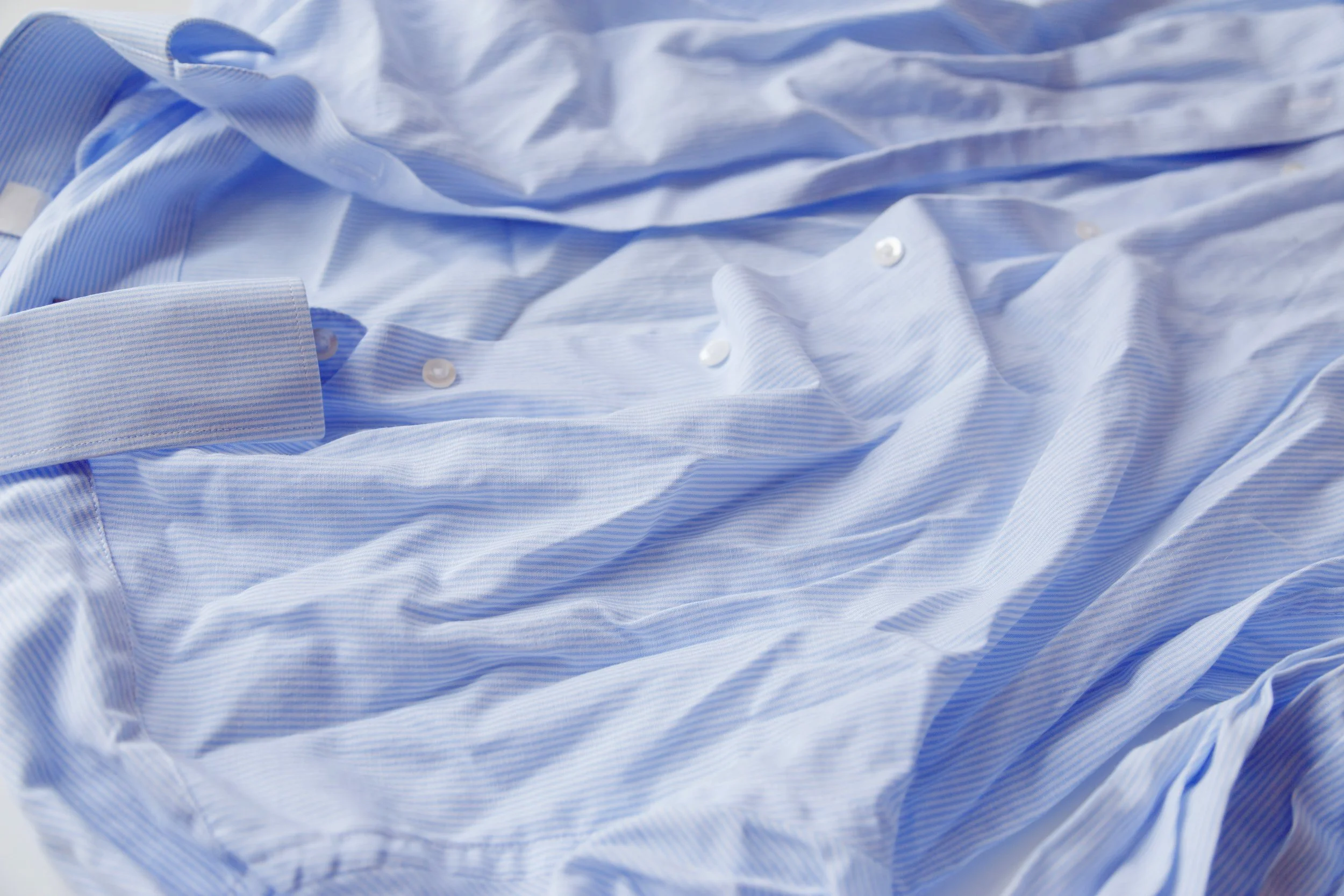 How to Remove Wrinkles from Clothes Without an Iron