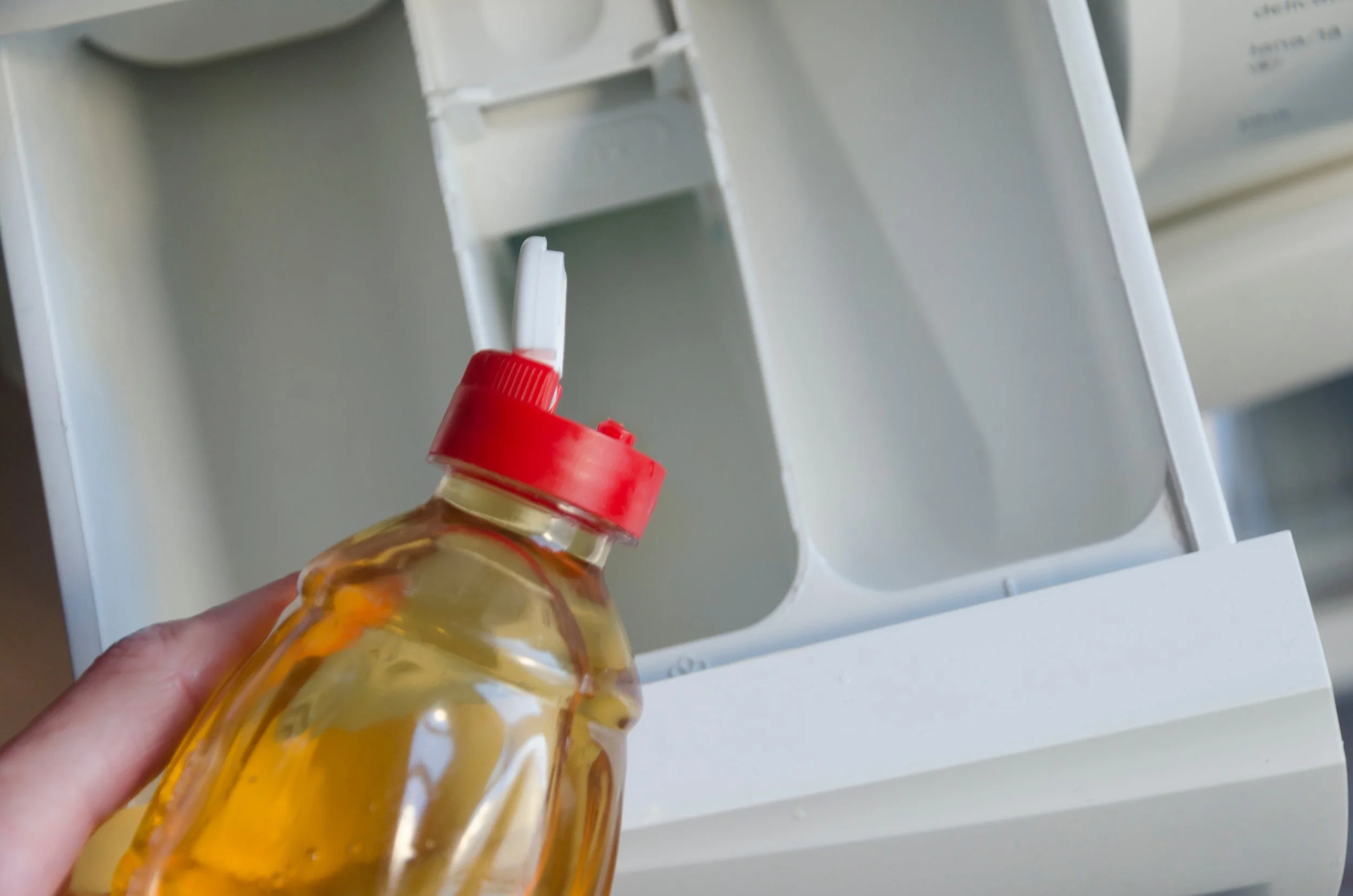 Vinegar in Laundry: 6 Reasons Why You Should Add It To Your Next Wash
