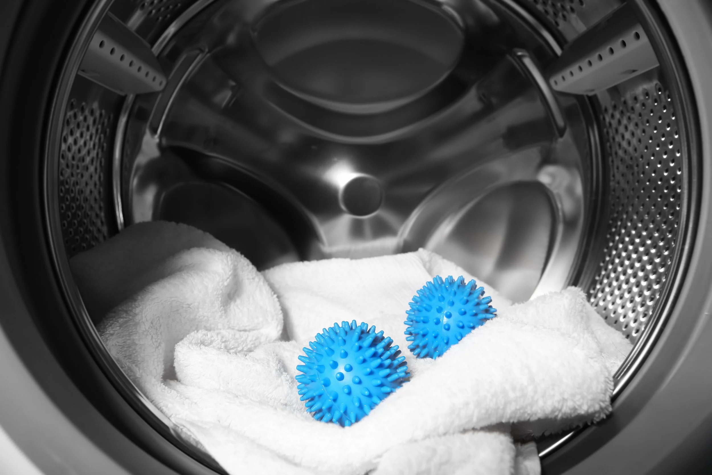 Dryer Sheets vs Dryer Balls—What's The Difference?