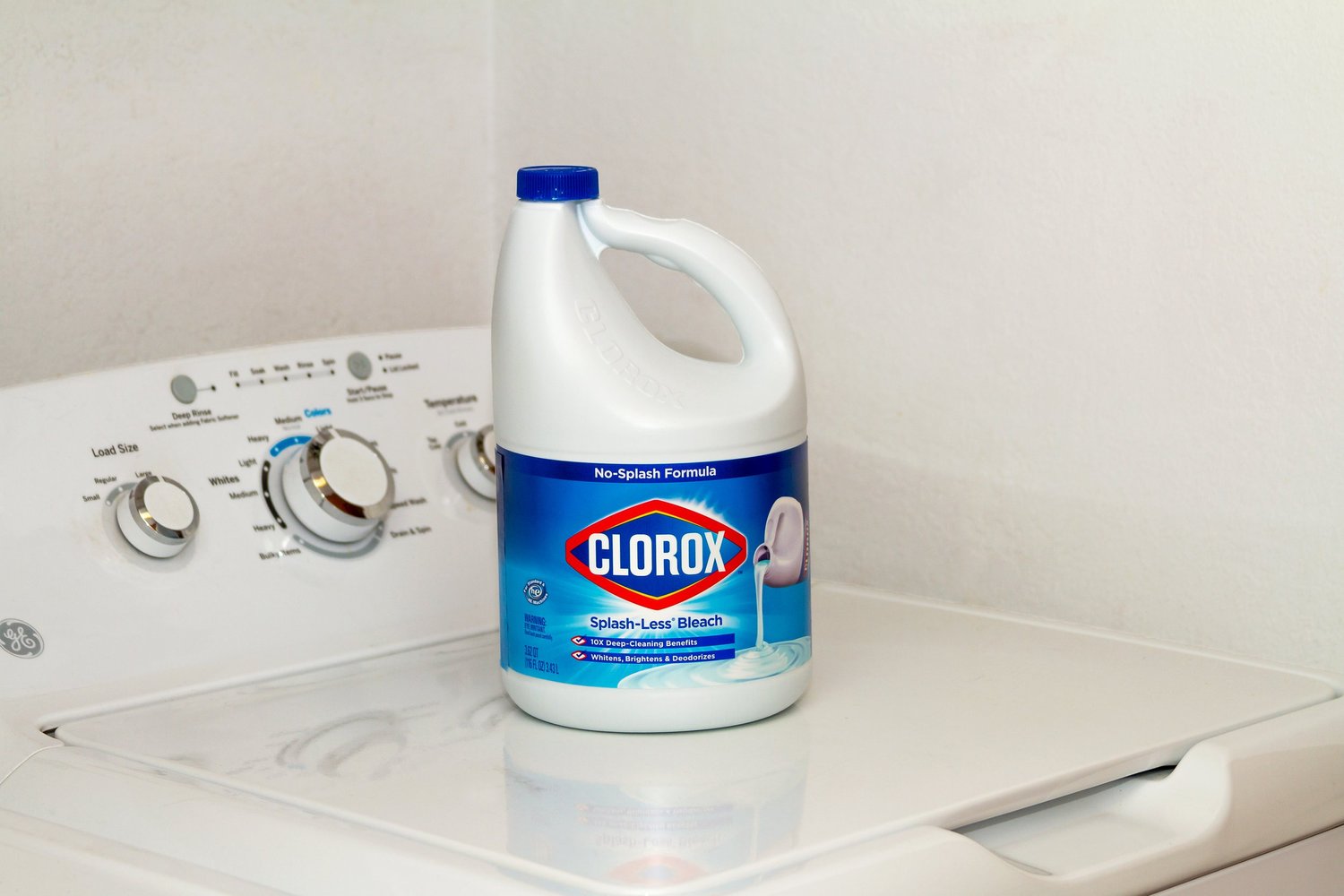 Chlorine vs Oxygenated Bleach What's the Difference? — WaveMAX Laundry