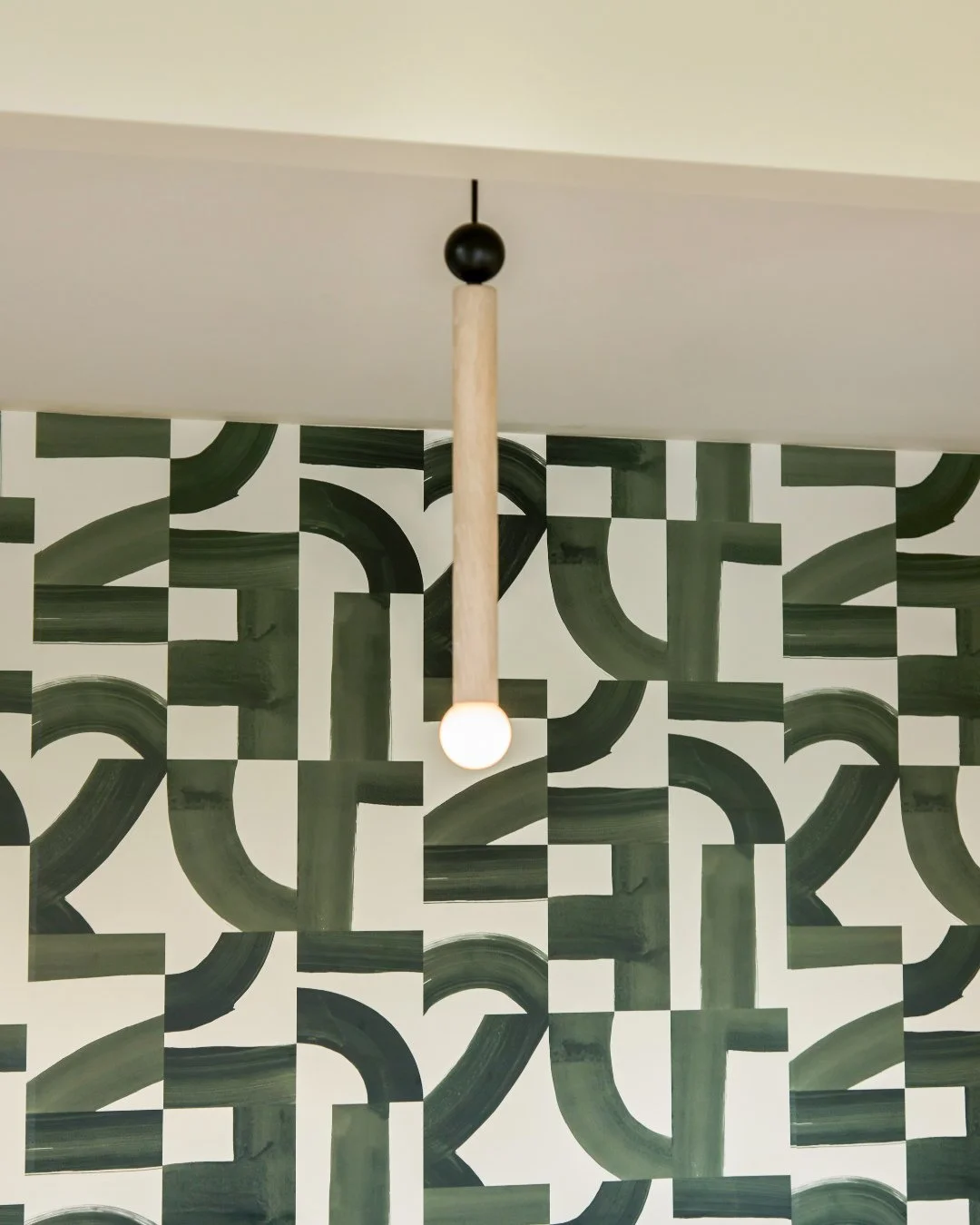 Design details make the difference ✨ ⁠
⁠
@statwellness was designed to feel calm, layered, and intentional&mdash;down to the smallest finish. Swipe through for the details that bring it to life.⁠
.⁠
Project: @statwellness Design Build⁠
Photos: @emily