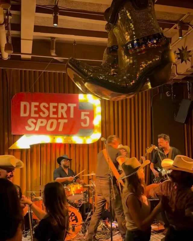 Boots, beats, and bites. 🤠⁠
⁠
From Nashville hot chicken to late-night dancing, @desertfivespotdc brings the South to DC&mdash;served with a side of neon and no pretense.⁠
.⁠
Project: @desertfivespotdc Interior Design