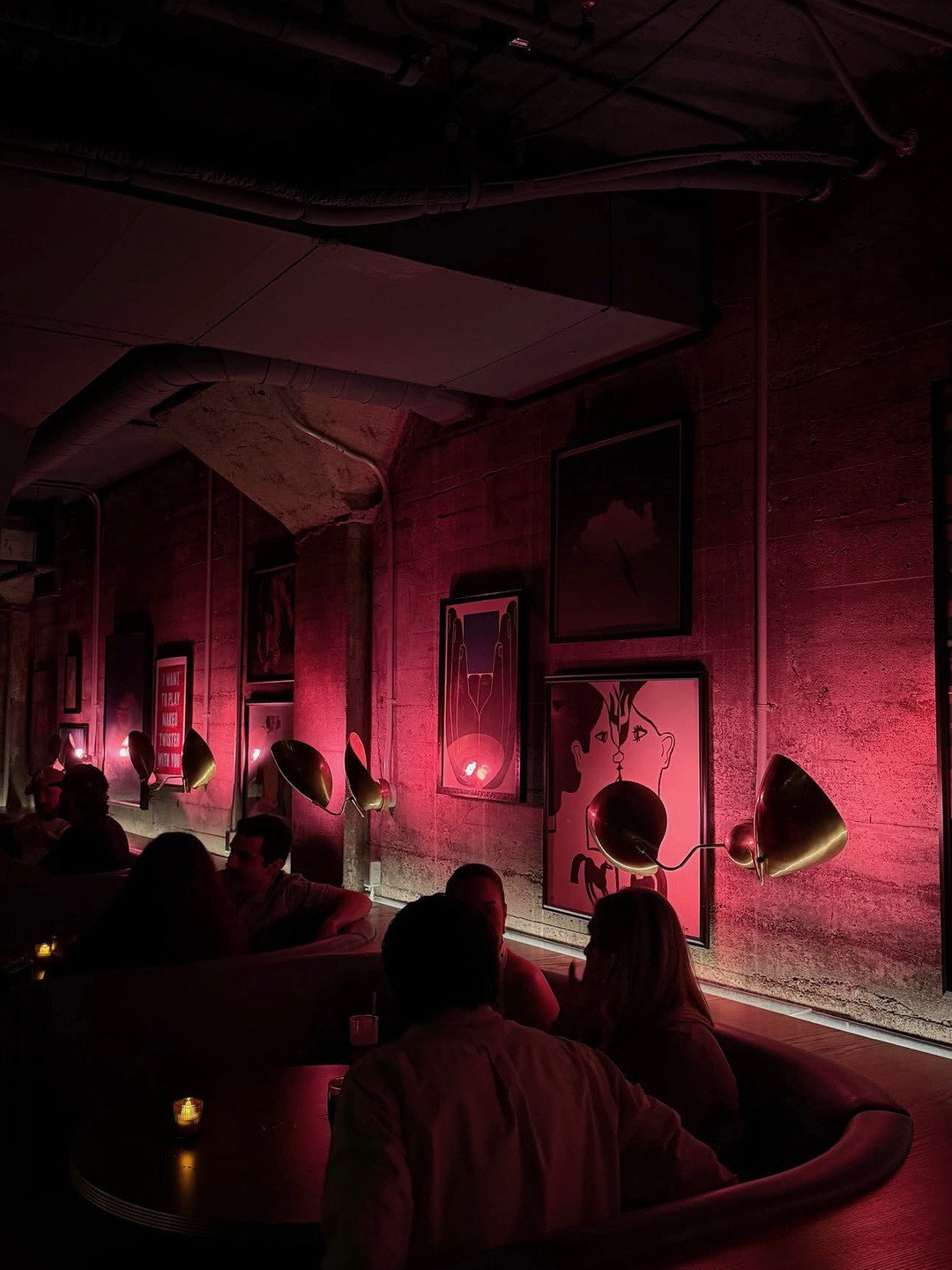 After dark at @closecompanybar, the design sets a scene that feels intimate from the moment you sit down.⁠
⁠
Your Friday night starts here.⁠
.⁠
Project: @closecompanybar Architecture &amp; Interior Design⁠
Photos: @katieeemcdd