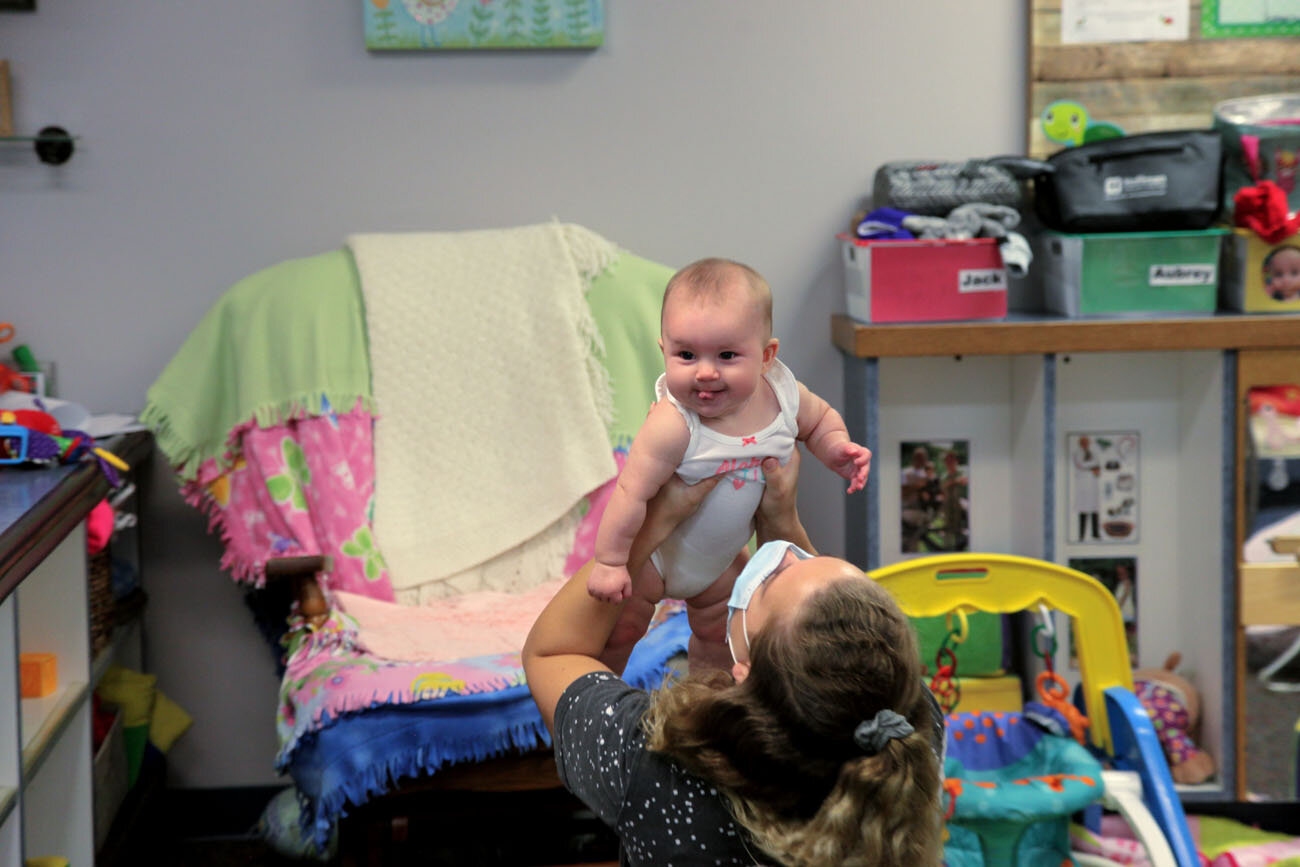 tlc-early-learning-center-bloomington-mn-infants-classroom (4).jpg