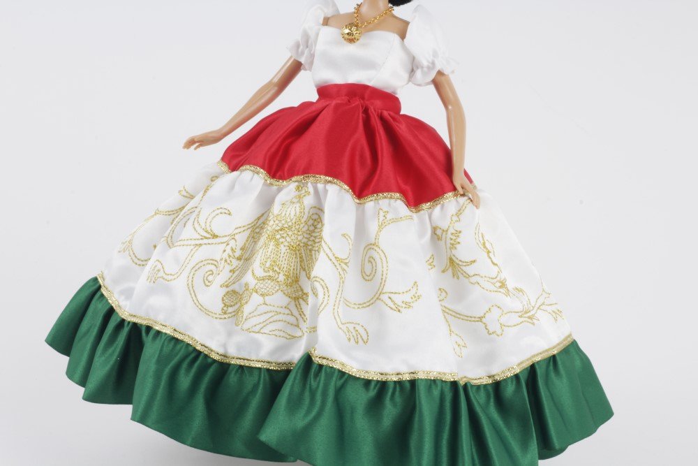 Mu eca ngela Aguilar Tricolor Mexicana ngela Aguilar