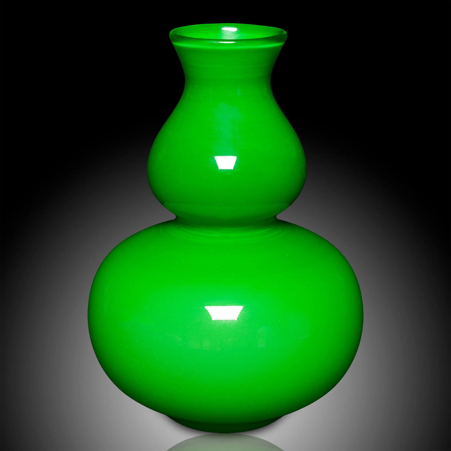 Deep fern green gourd bud vase. (8”x5”) 2012