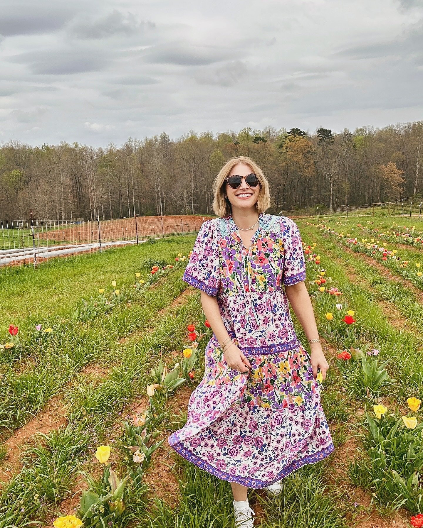 Tulips are my entire personality now&hellip;

I said good-bye to March and hello to April with a visit to one of my favorite places @jaemorfarms for some tulip picking! 🌷

Visiting The Netherlands has definitely made me love and appreciate tulips ev