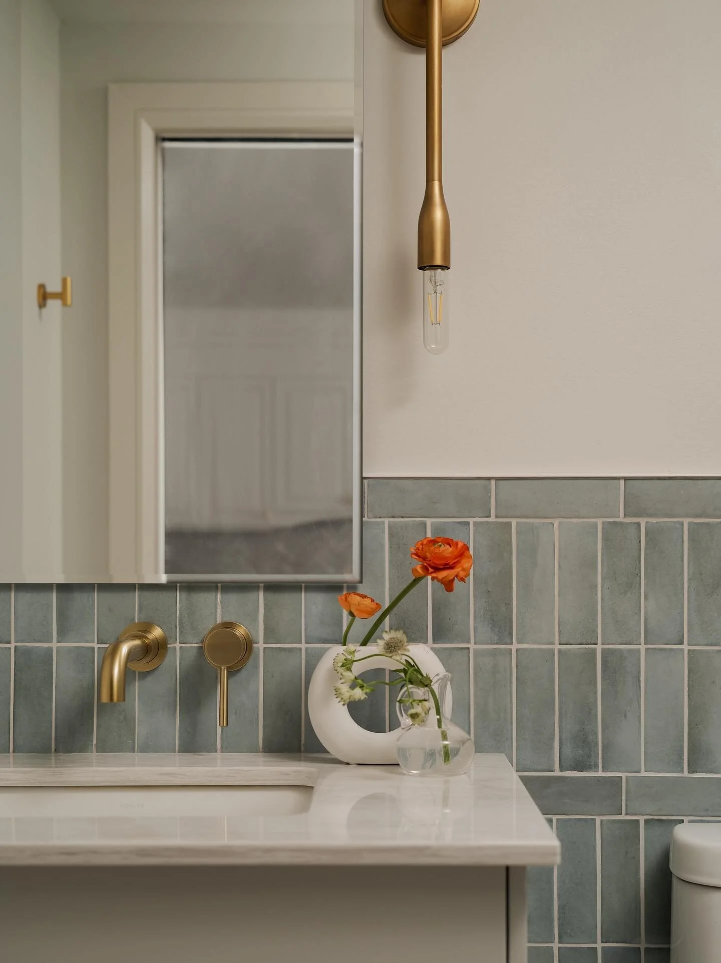 Hello gorgeous. This tiny bathroom packs a big punch. Color + Texture and oh that hardware 👀 Swipe to see the stunning knob + backplate combo. 

Designed by us @stellanoirdesign 
📸 by @dan.aponte.photographer