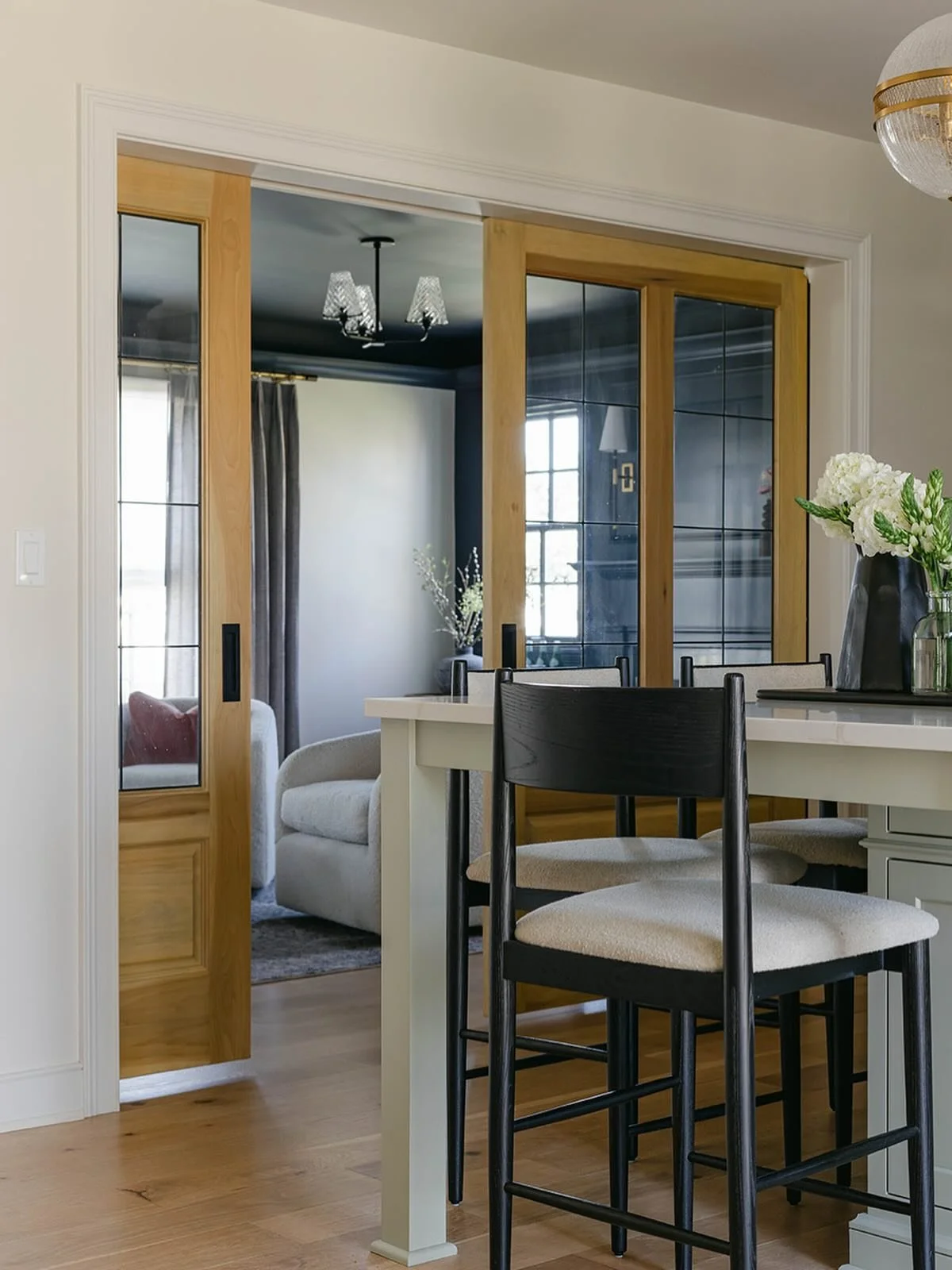 Doors🚪These magical portals from one room to another in your home, can make or break everything. Put thought into your doors&hellip; I promise you won&rsquo;t regret it. 

These custom double pocket doors allow for an open concept when desired, but 