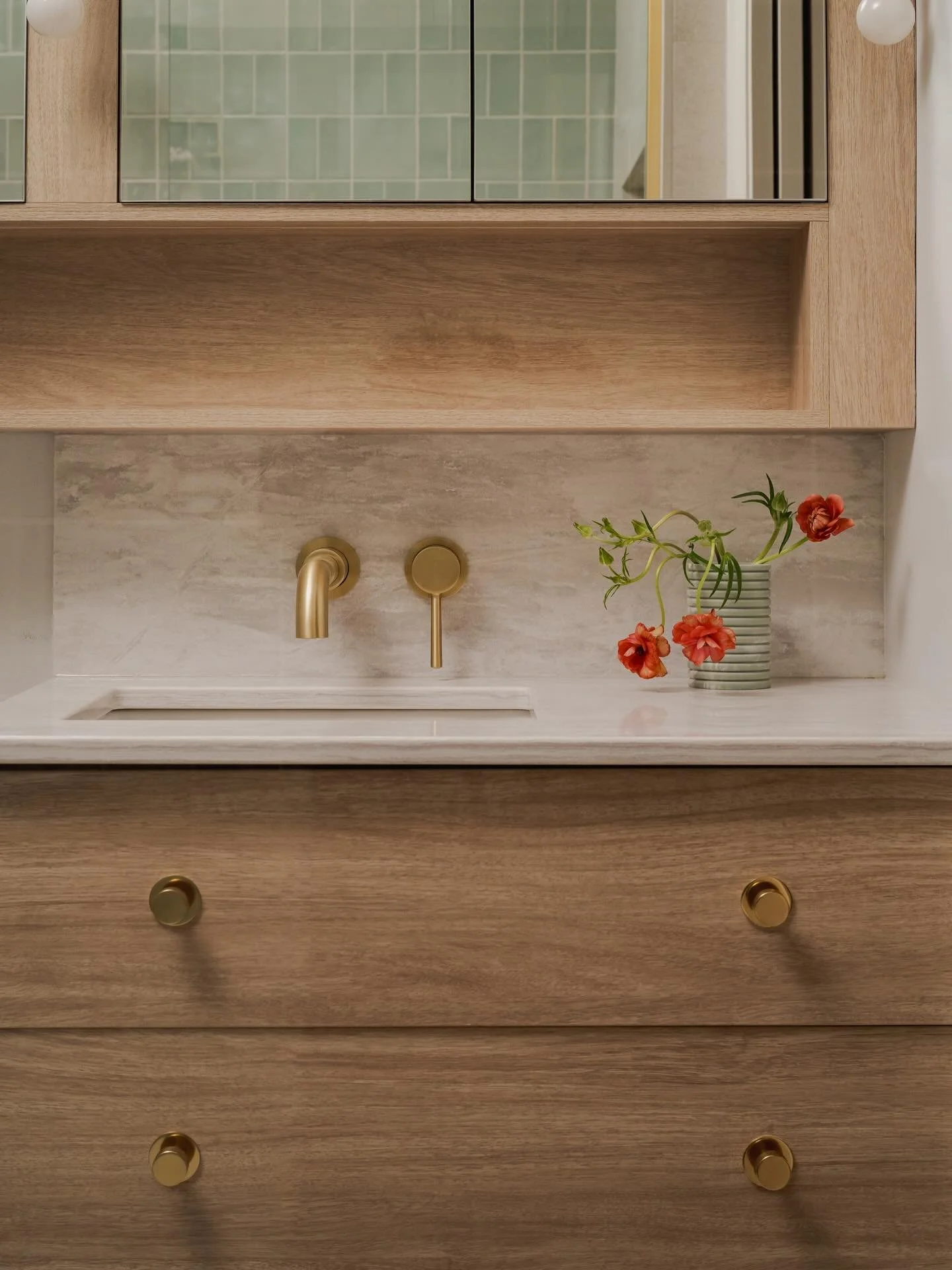 Always thinking about this perfect shade of green in one of our favorite little bathrooms. 

Designed by us @stellanoirdesign 
Photography by @dan.aponte.photographer