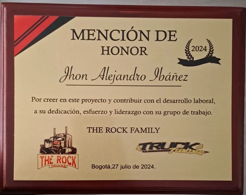 placa dorada conmemoracion