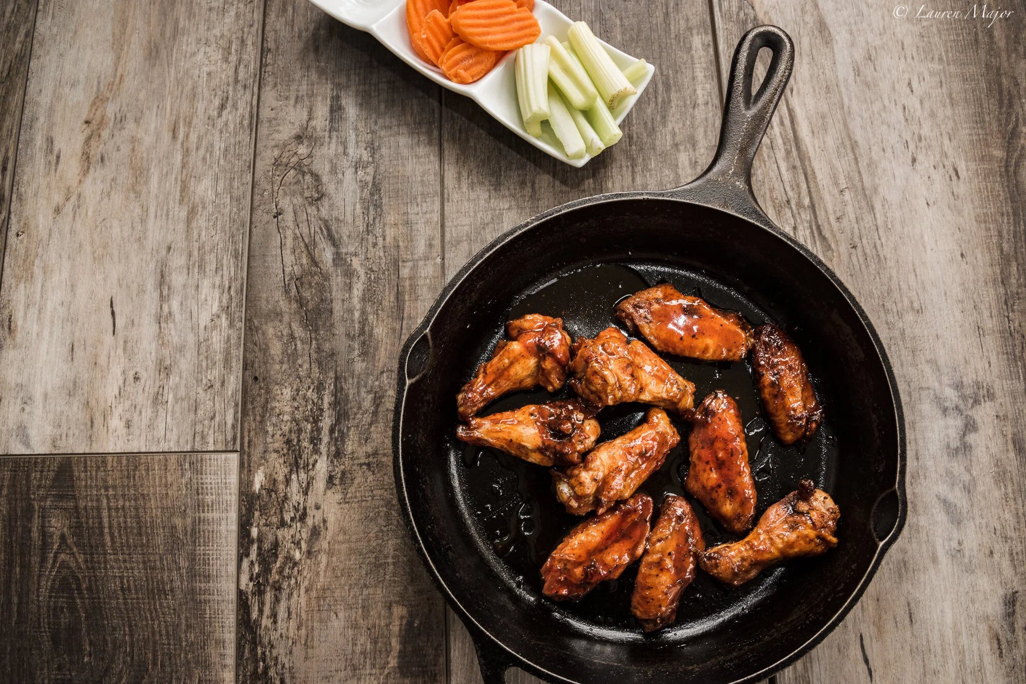 hot-wings4_laurenmajorphoto-1.jpg