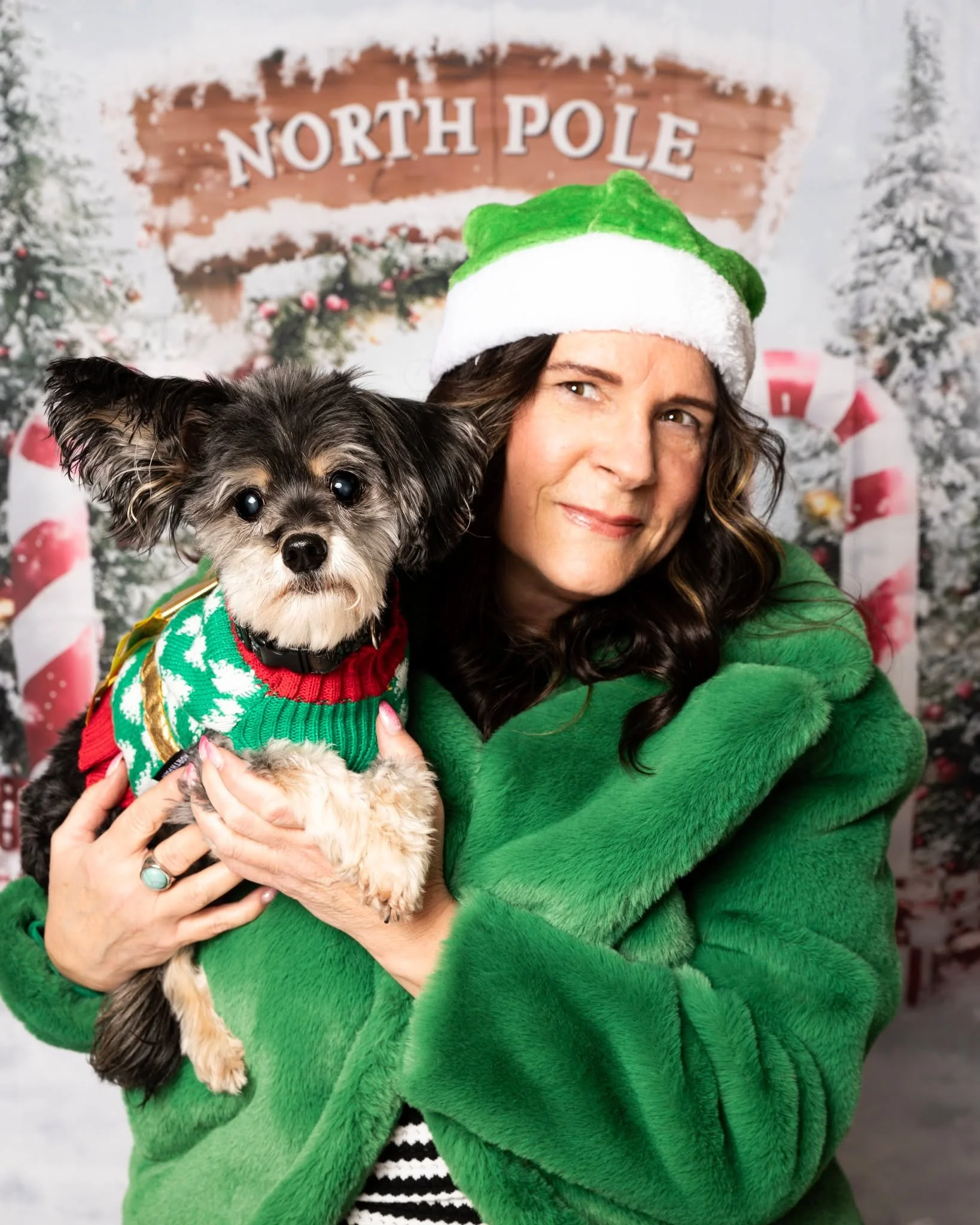 I say so often that my fav images are often the ones of pets and people.  I love how Wendy was all in on making this a holiday image, and I think the result is amazing.

Have a great holiday everyone and thank you for using my services this year to h