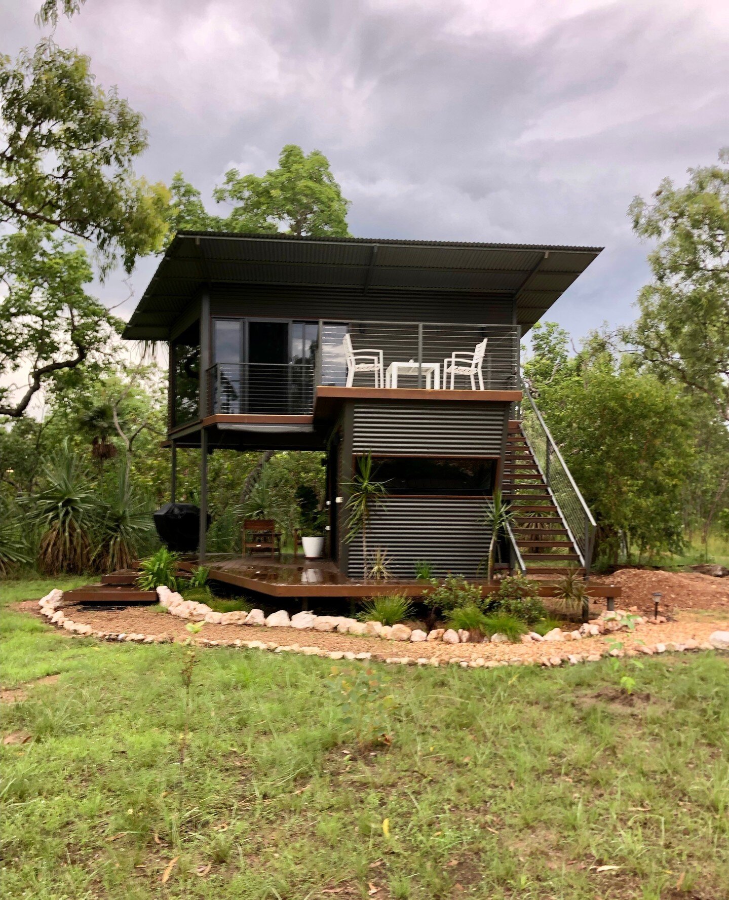 Tolmer Cabin, in all its wet season glory ✨⁠
⁠
Book your stay 👉️ www.hideawaylitchfield.com ⁠
⁠
Use code 3FOR2 for your third night free!