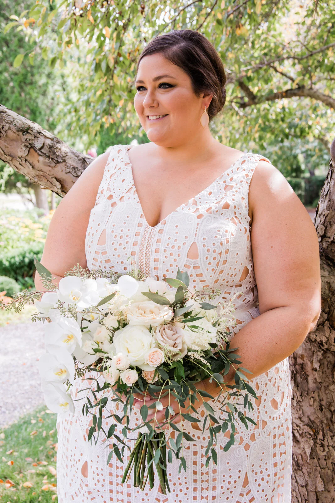 bride-holding-bouquet-of-flowers-grafton-vt.jpg