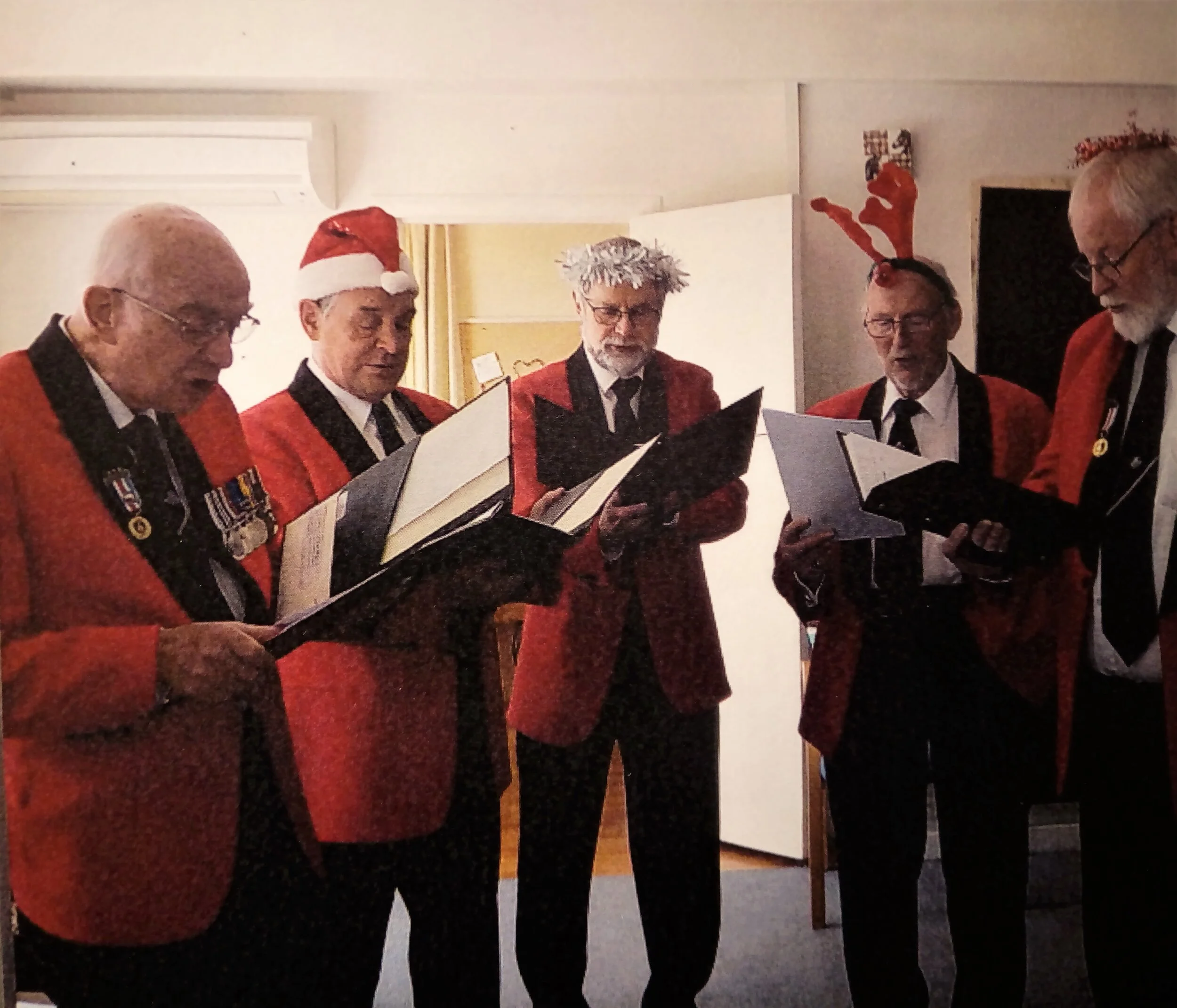 Huia, Ken, Otto, Peter and Neil singing.