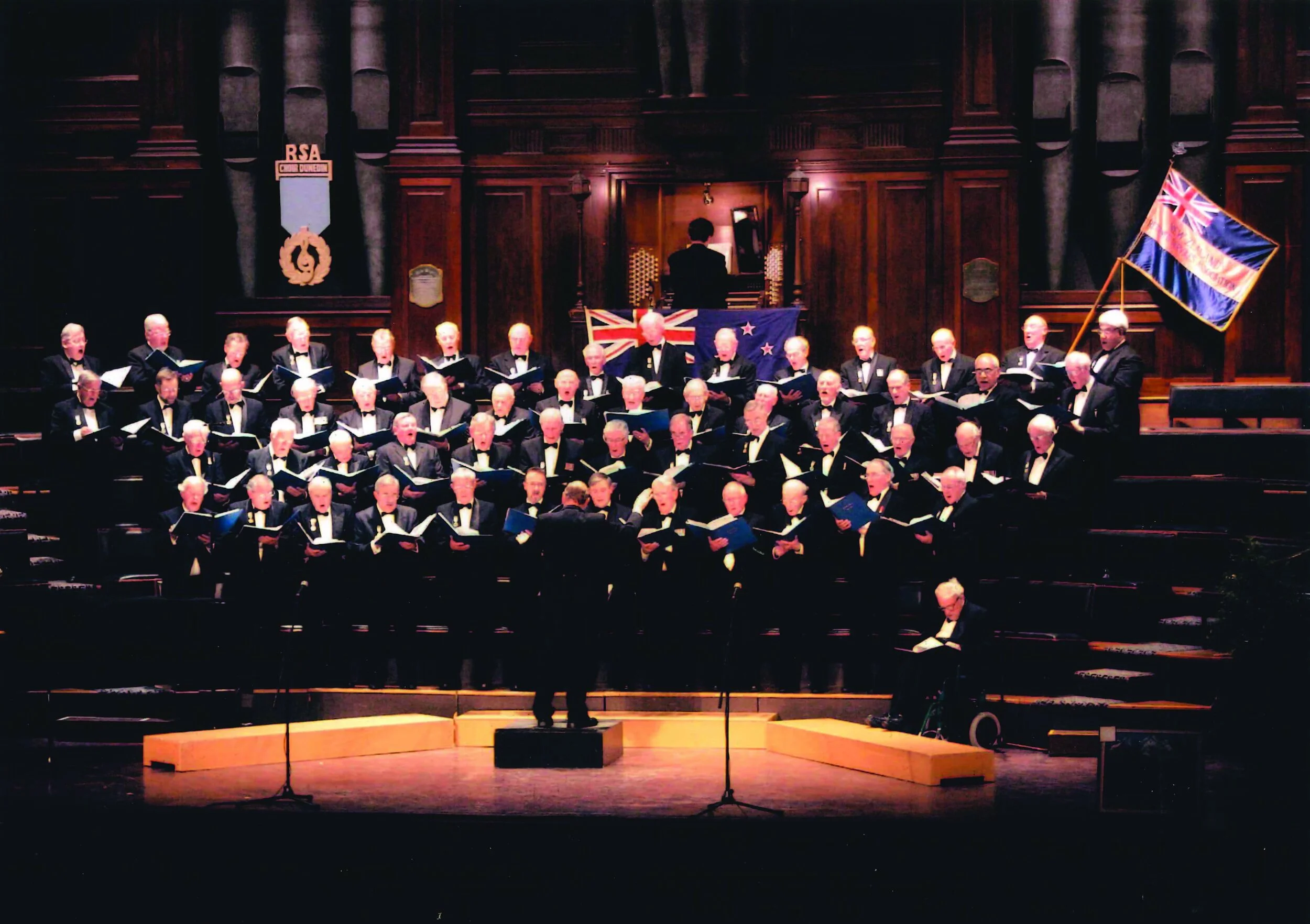 2006 Choir Photo in the Town Hall