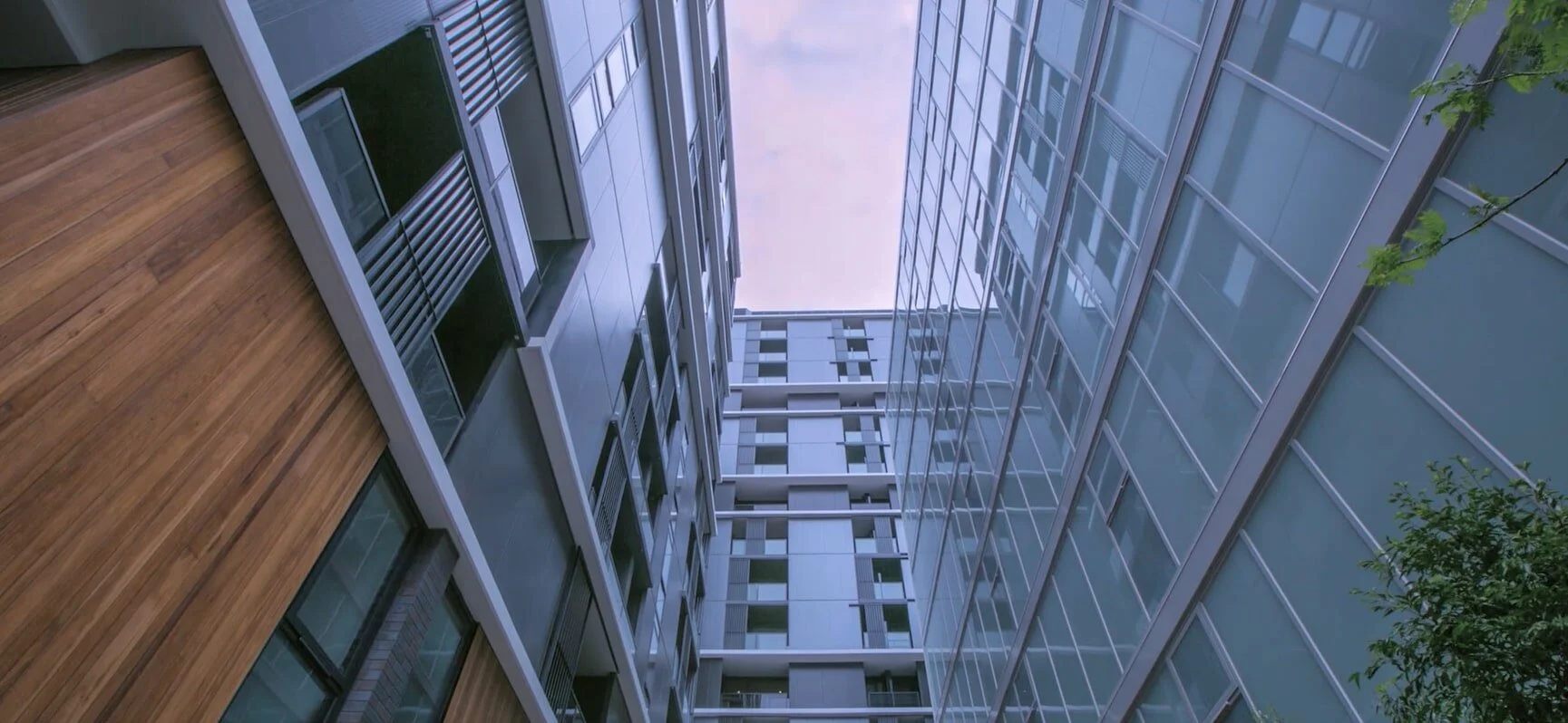 YORKSHIRE APARTMENTS, COLLINGWOOD 355 APARTMENTS/2 LEVELS OF BASEMENT CAR PARK COST: $ 95 M