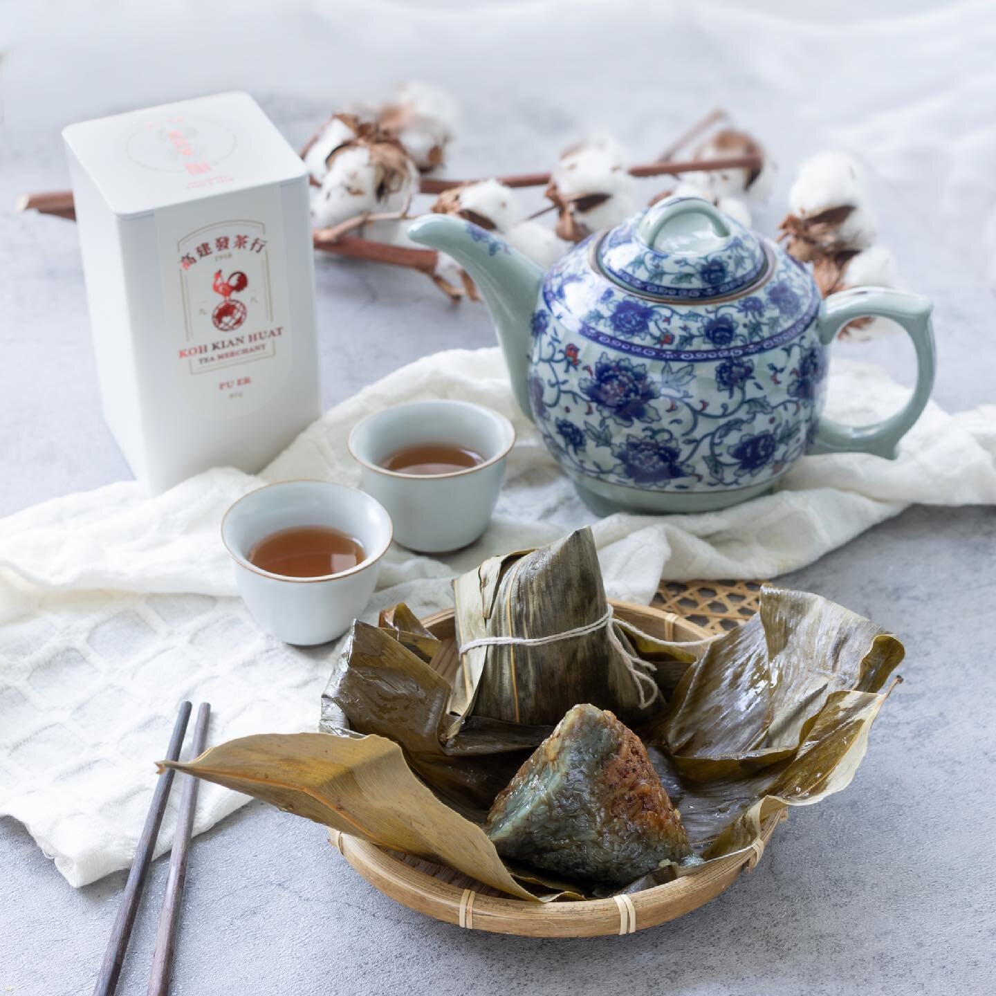 Welcoming this year&rsquo;s Dragon Boat Festival with a collaboration with @amelia_carrot_cake . Our Tea &amp; Dumplings bundle at only $28 includes a selection of her exquisite dumplings and a Classic Pu Er (80g). 

Choose from top-selling homemade 