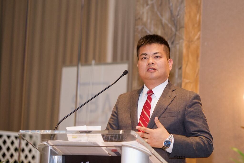 SBA+Award_Zhensen+speaking2.jpg