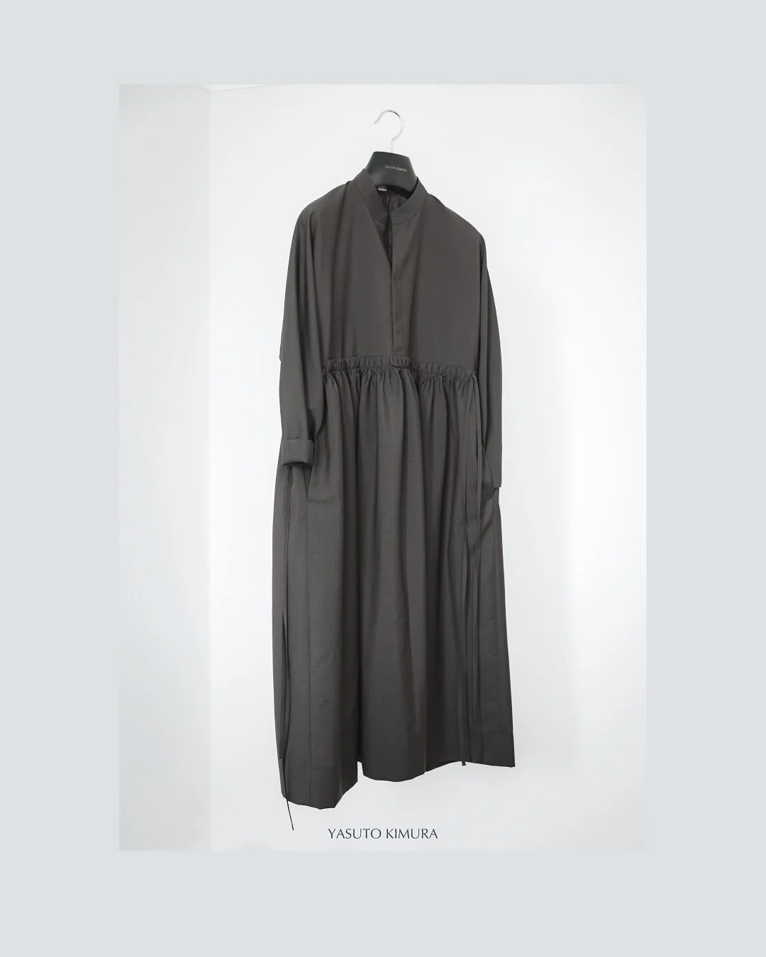 &ldquo;Sally&rdquo; &mdash; a dress tailored from a deep green and brown wool-mohair chambray, where subtle luster and earthy tones meet with quiet elegance.

#yasutokimura
#quietluxury
#contemporarycraft
#artisanalstyle
#inkinspired