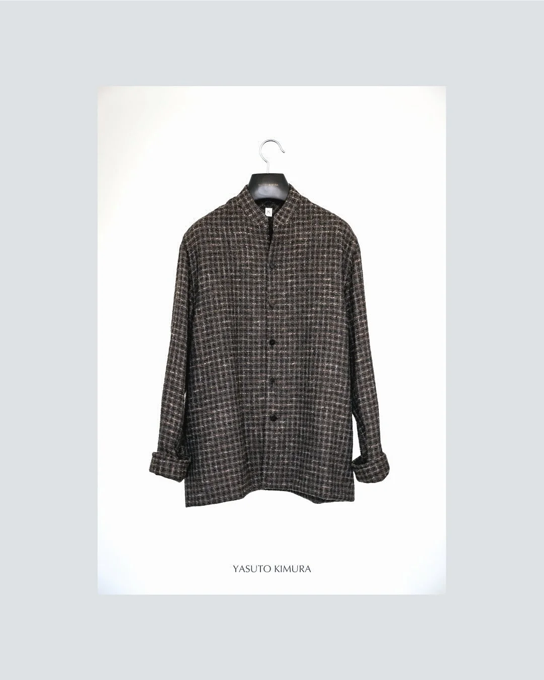 輝かしい伝統の重みにとどまらず、常に新たな挑戦を重ねながら&ldquo;時代を越えるスタイル&rdquo;を生み出し続けてきた、パリのネクタイメーカー dominique-france。
その繊細な生地と向き合うと、「時間の流れが変わるような感覚」になりました。
私の仕立てのリズムと相性が良かったです。

Dominique France &mdash; a Parisian tie maker that moves beyond tradition with new ideas and tim