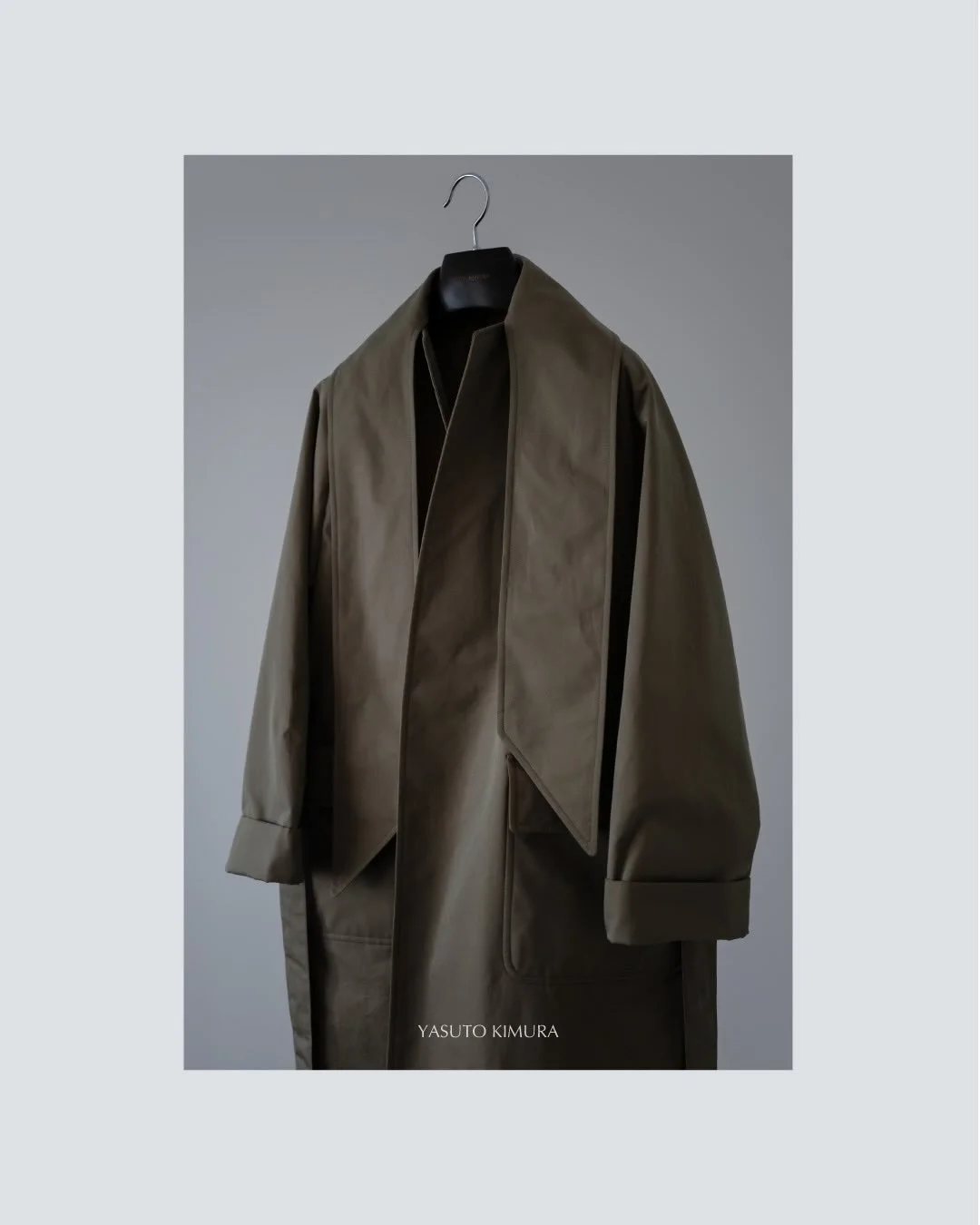 Balmacaan coat with scarf. 
#yasutokimura #cottongabardine #balmacaancoat #modernheritage