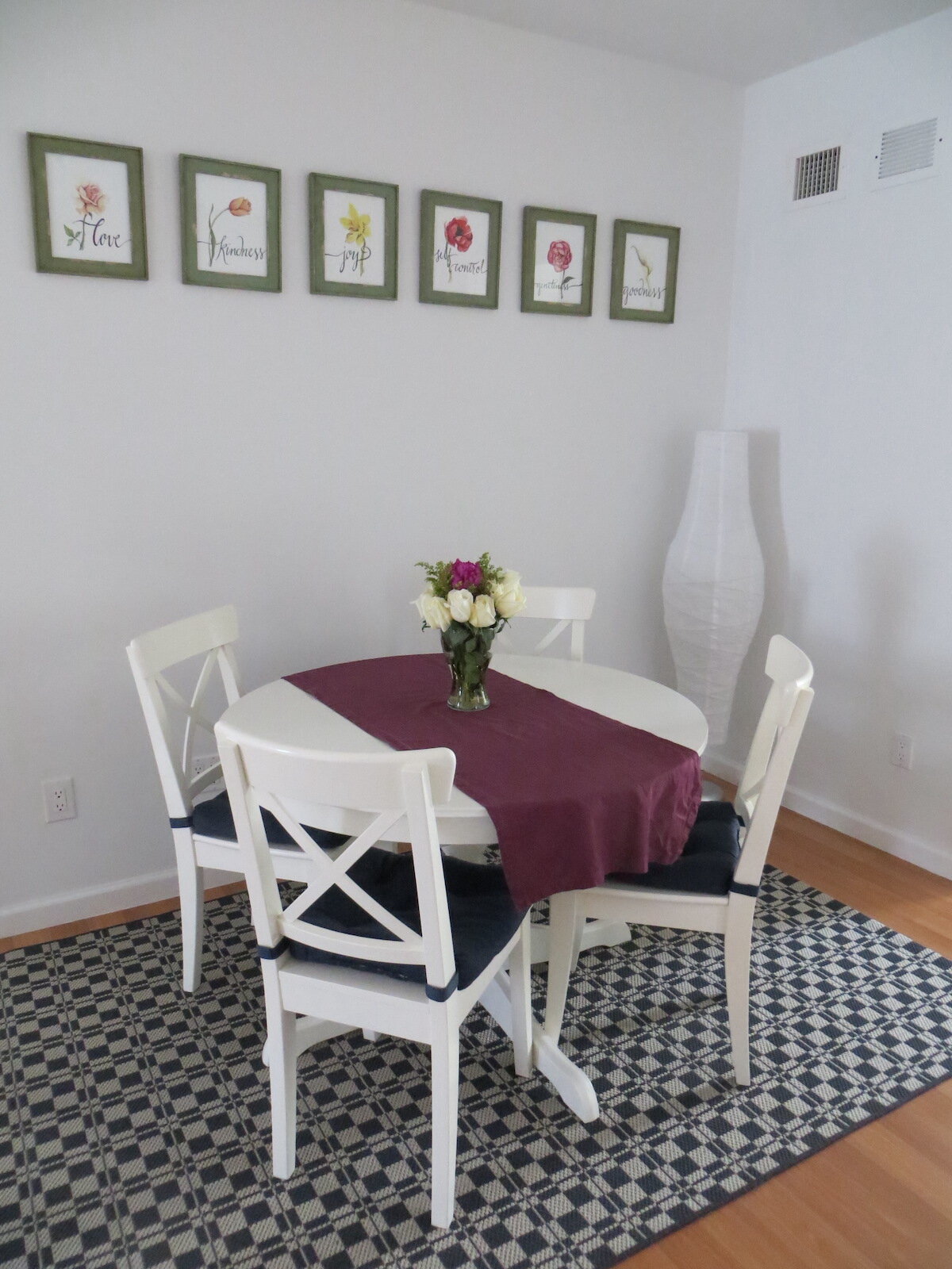 Living and dining room 05.JPG