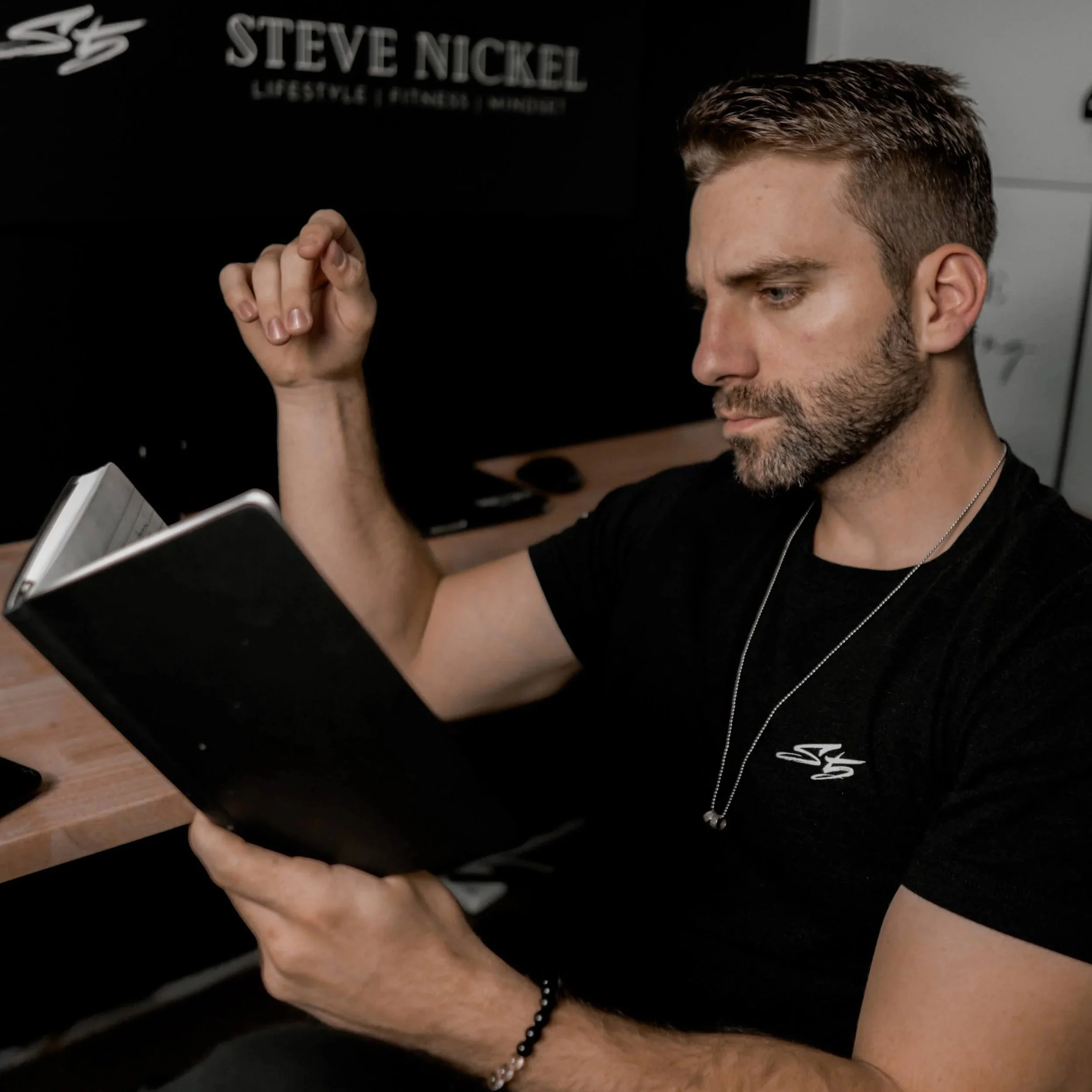 THE ART OF SELF CONTRUCTION