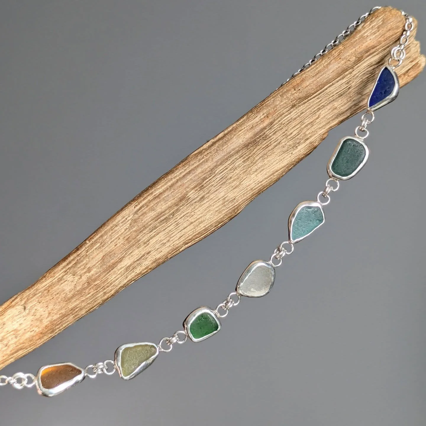 This is one of my favorite pieces to make, I love picking all the colours out and arranging them together 💕 Part of making these is the time I spend searching for the Seaglass myself down at the beach. I mean it's not the worst job 😜 but it does ta