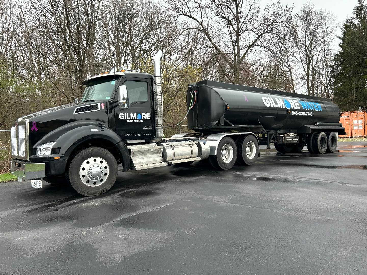 She&rsquo;s a beauty, Added some flare to this 33ft water tanker for  Gilmore Water 💧 
.
.
.
.
#dbgraphics #wrappedbydb #dbbylooker #looker #lookervinylco #wrapped #vinylwrap #vinylwraps #vinylwrapping #carwrap #3m #avery  #paintisdead #wraps #custo