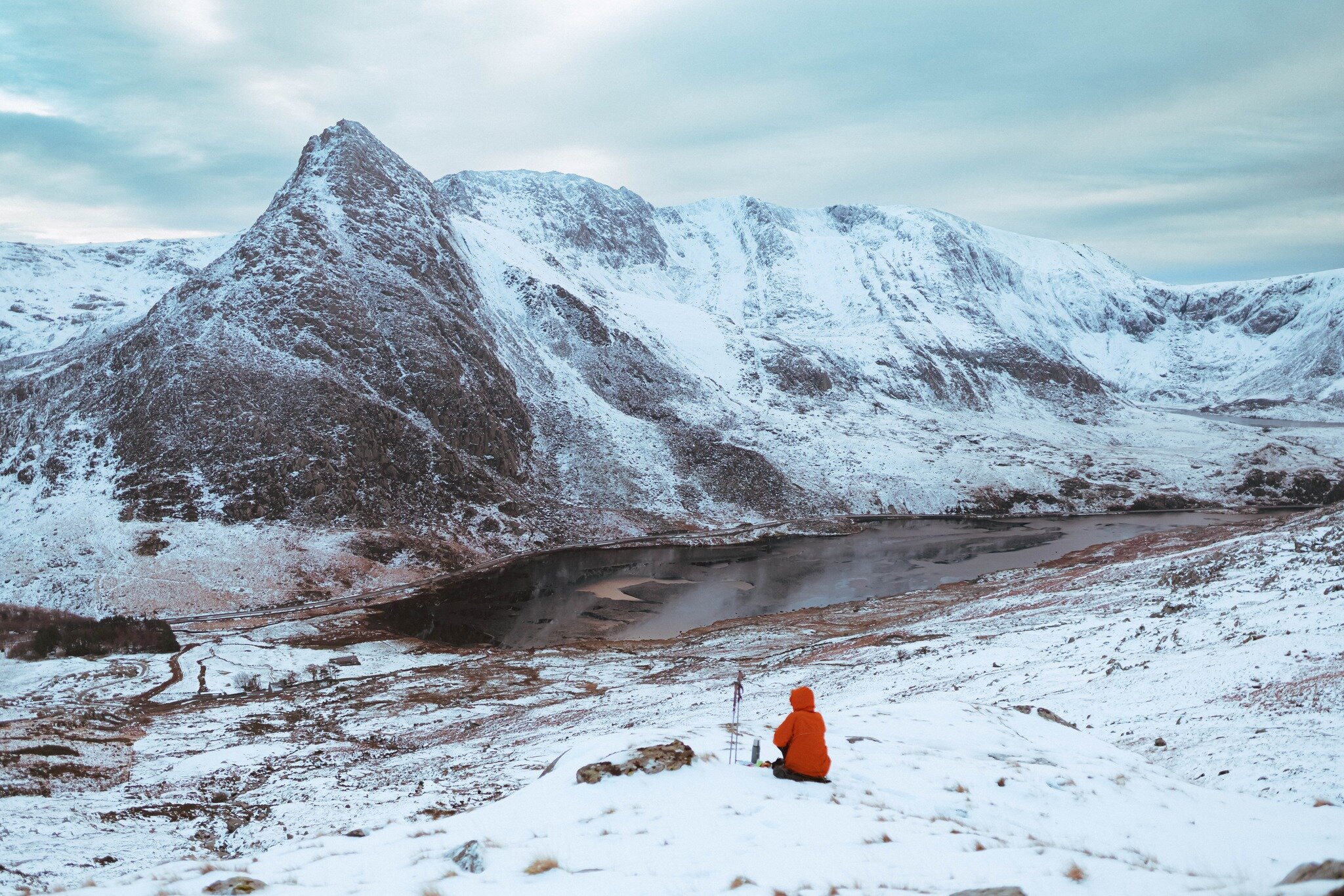 Looking out to a snowy Tryfan, Ogwnen Valley, Wales. Who'd like to get out in the snow? 🙋