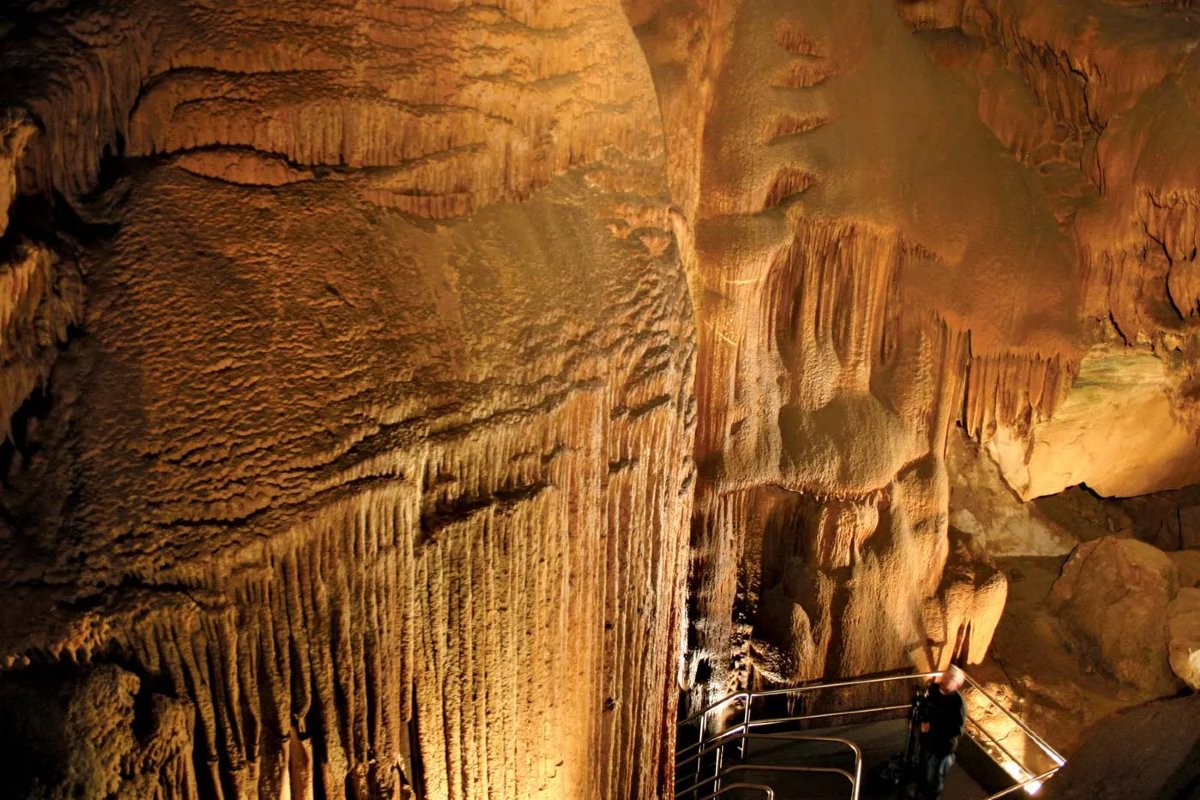 Best caves to visit — No Boundaries