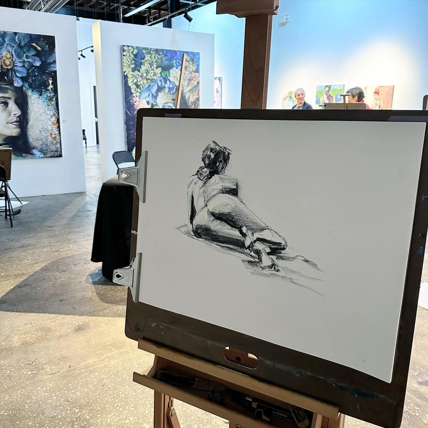 Thinking about how much fun that last figure drawing session was @continiartgallery. Counting down until the next one!

Shout out to @monstera.muse for the stellar poses.