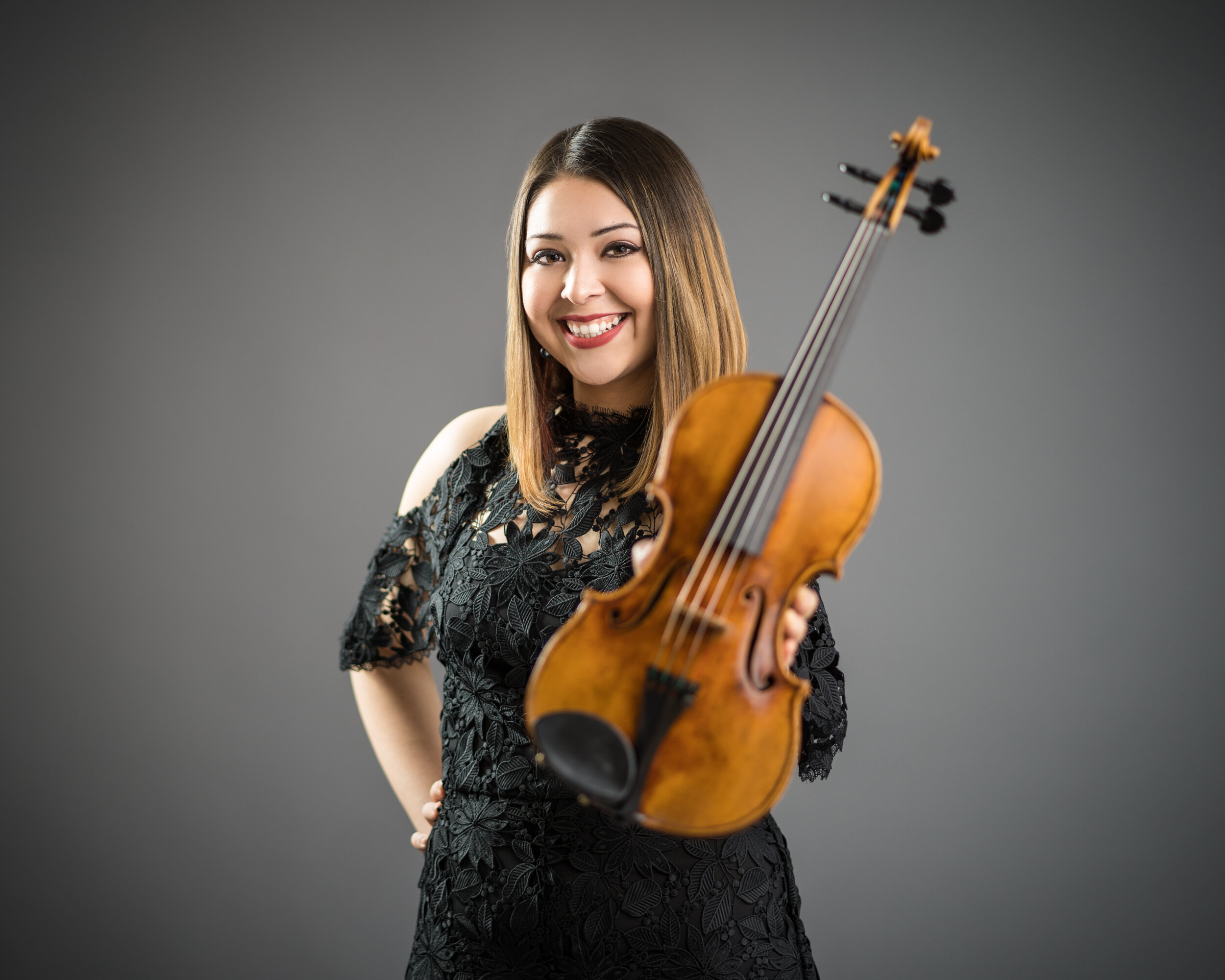 Adelya Nartadjieva, violin