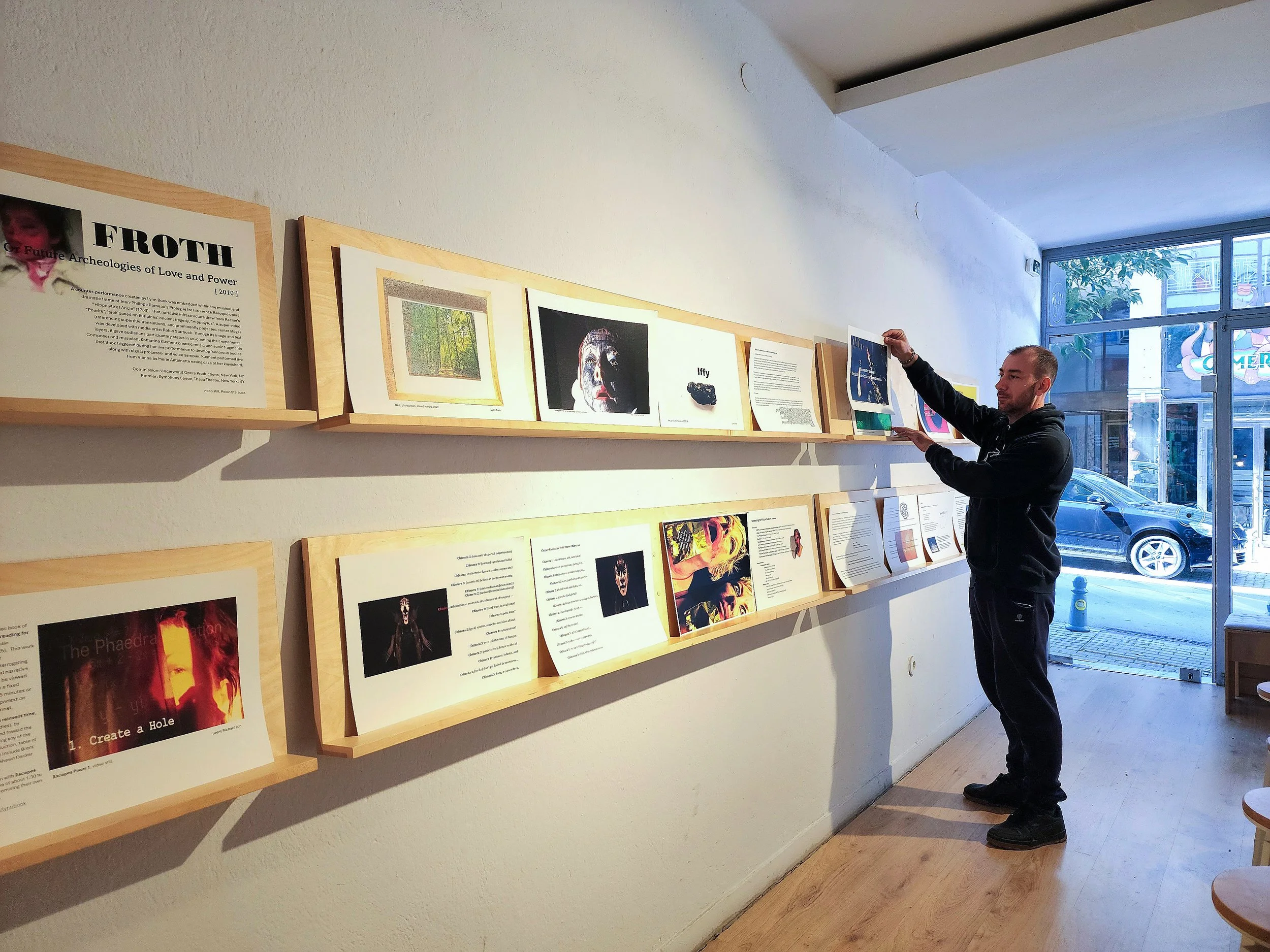 LynnBook_BodiesGoEverywhere_Exhibition_02.jpg