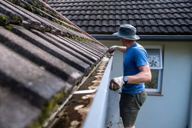 Gutter Cleaning Service Universal City, TX