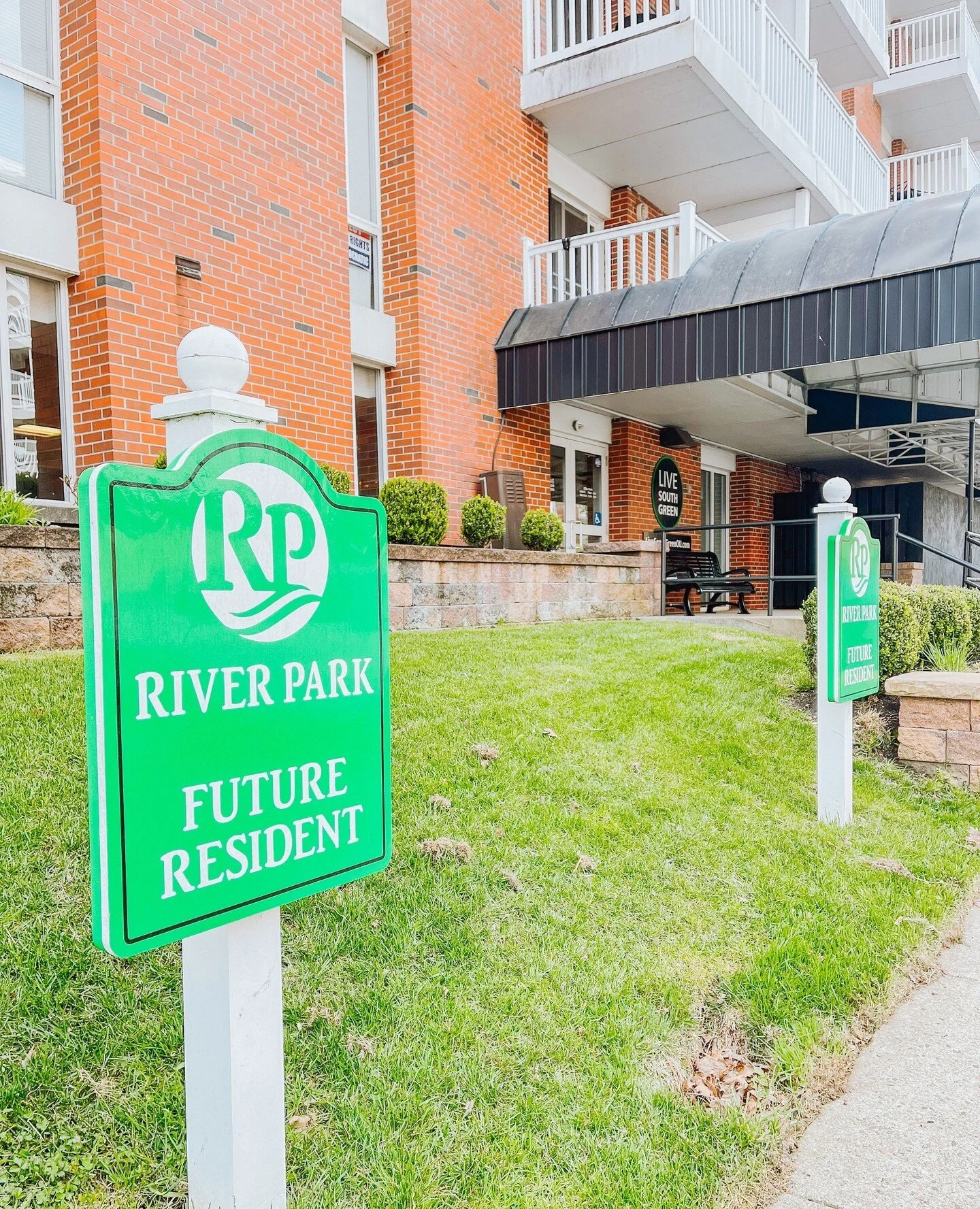 Photos — River Park Apartments