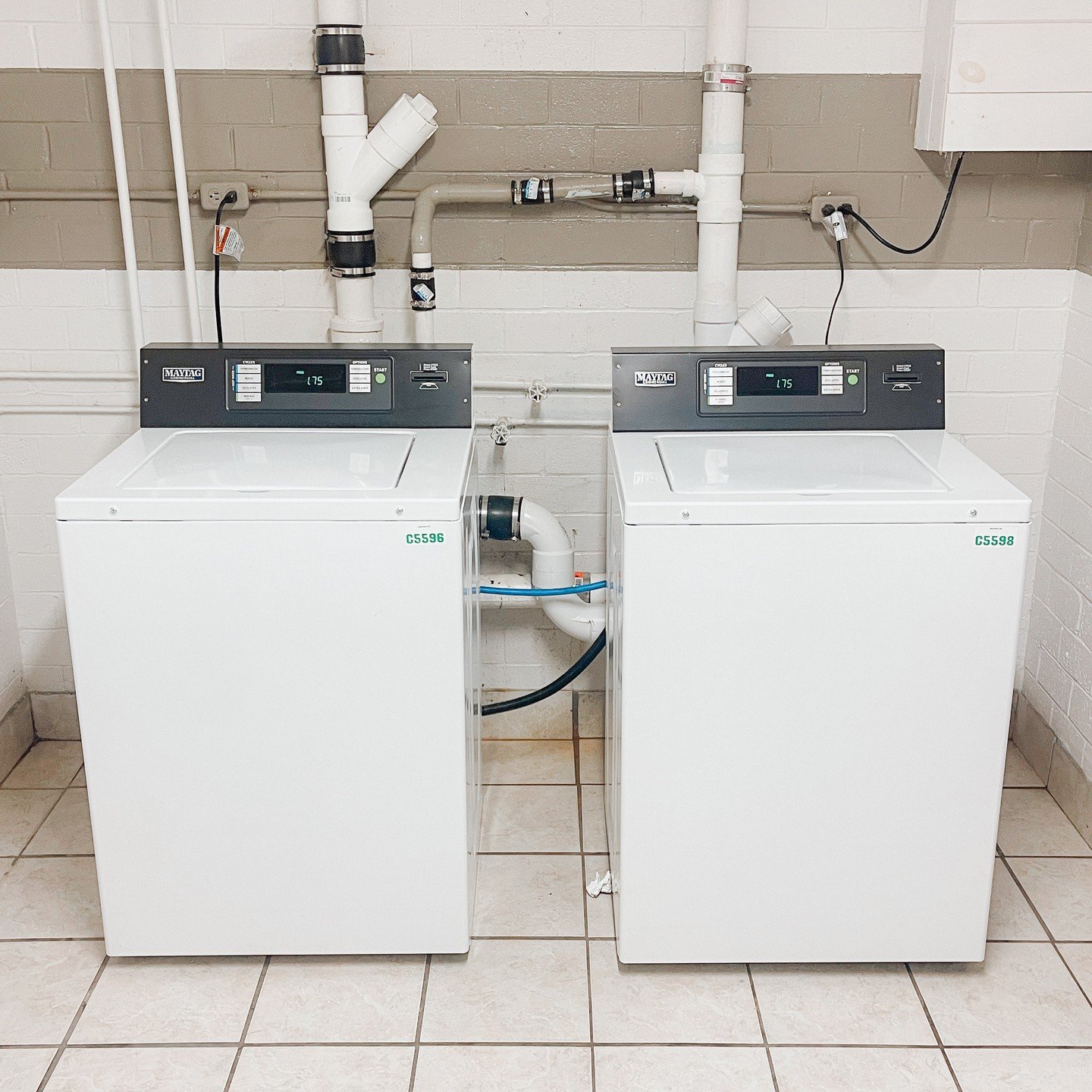 Every River Park building is equipped with commercial laundry machines. Don't forget to grab your laundry card during move-in! 🧺