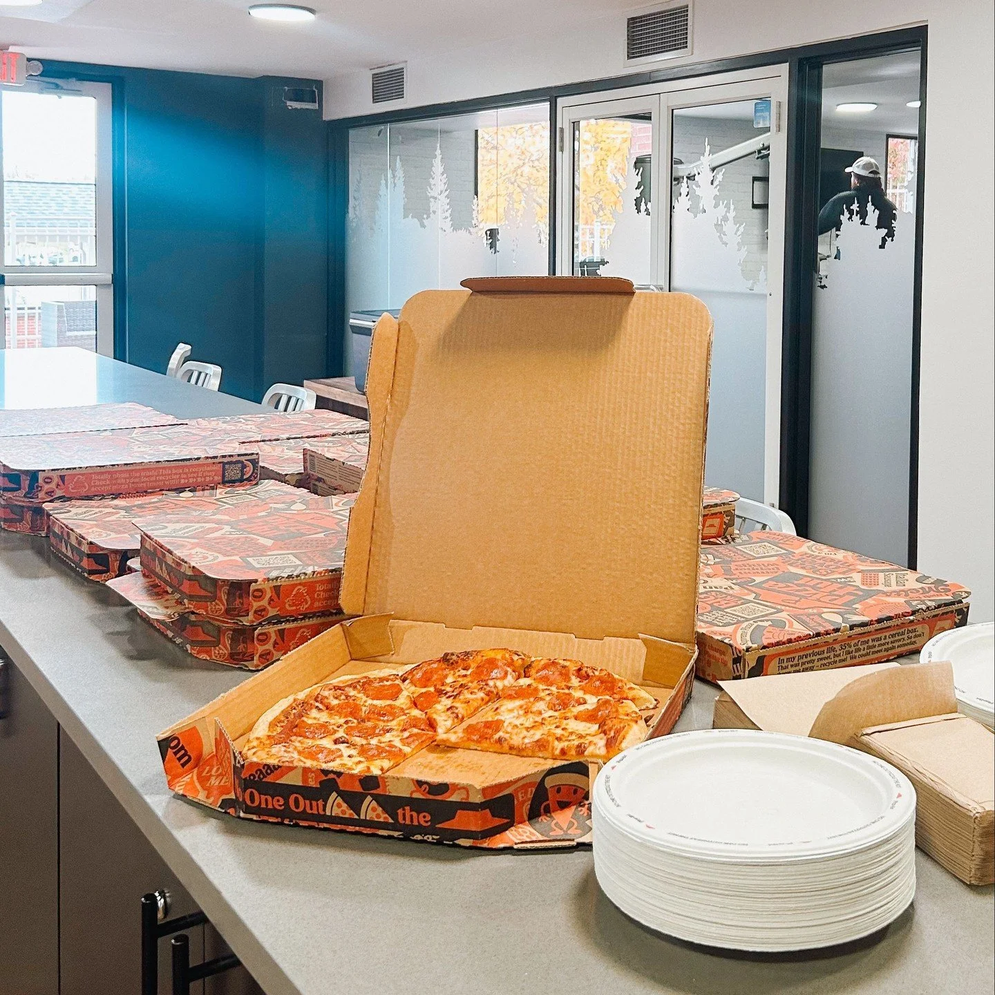 Watch out for fun events in the RLC!! We love treating our residents🤩