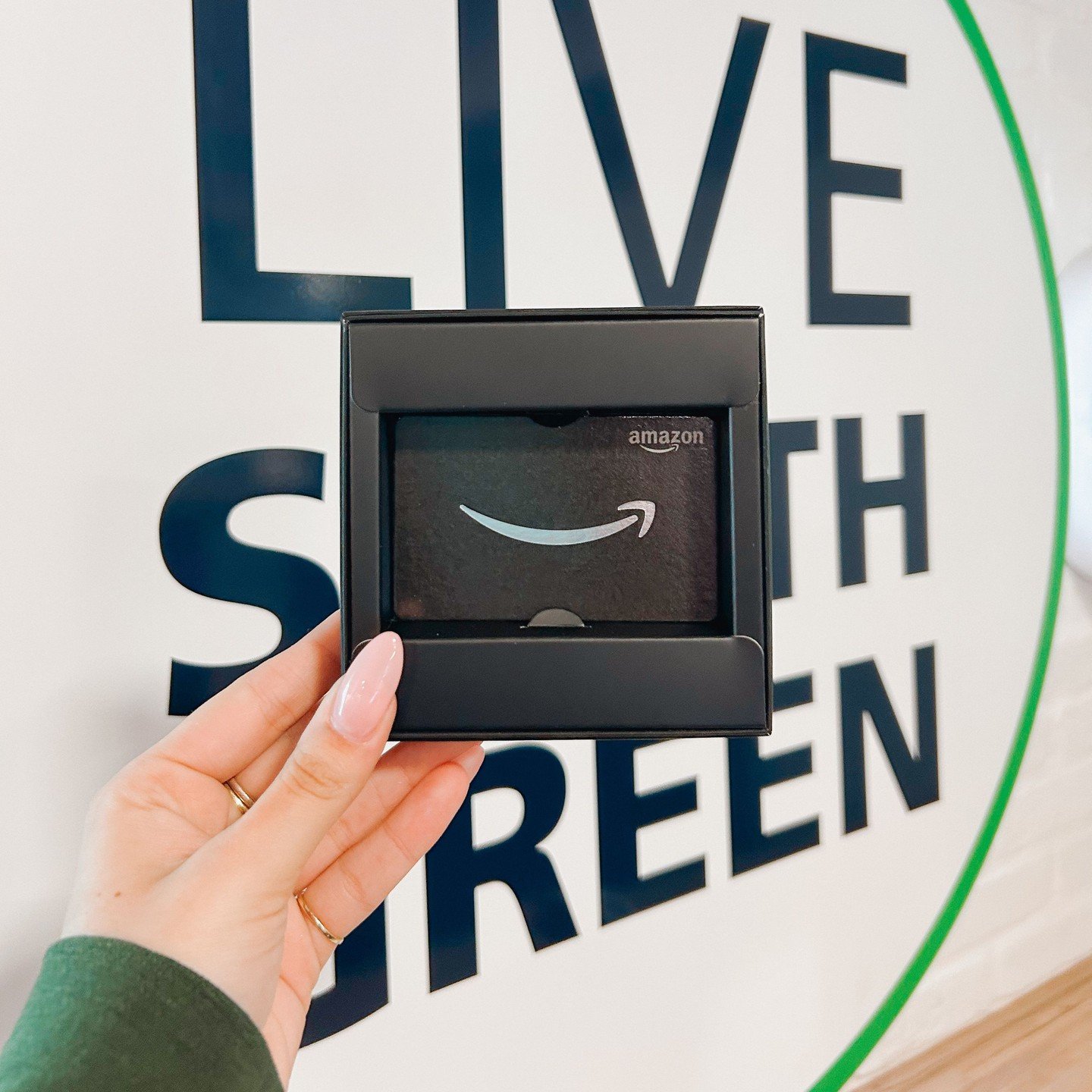 On the 8th day of our 10 days of giveaways we have a $50 amazon gift card! Like + tag 2 friends in the comments if you want to be entered in the give away. Winner will be contacted in the morning!🎁💻️