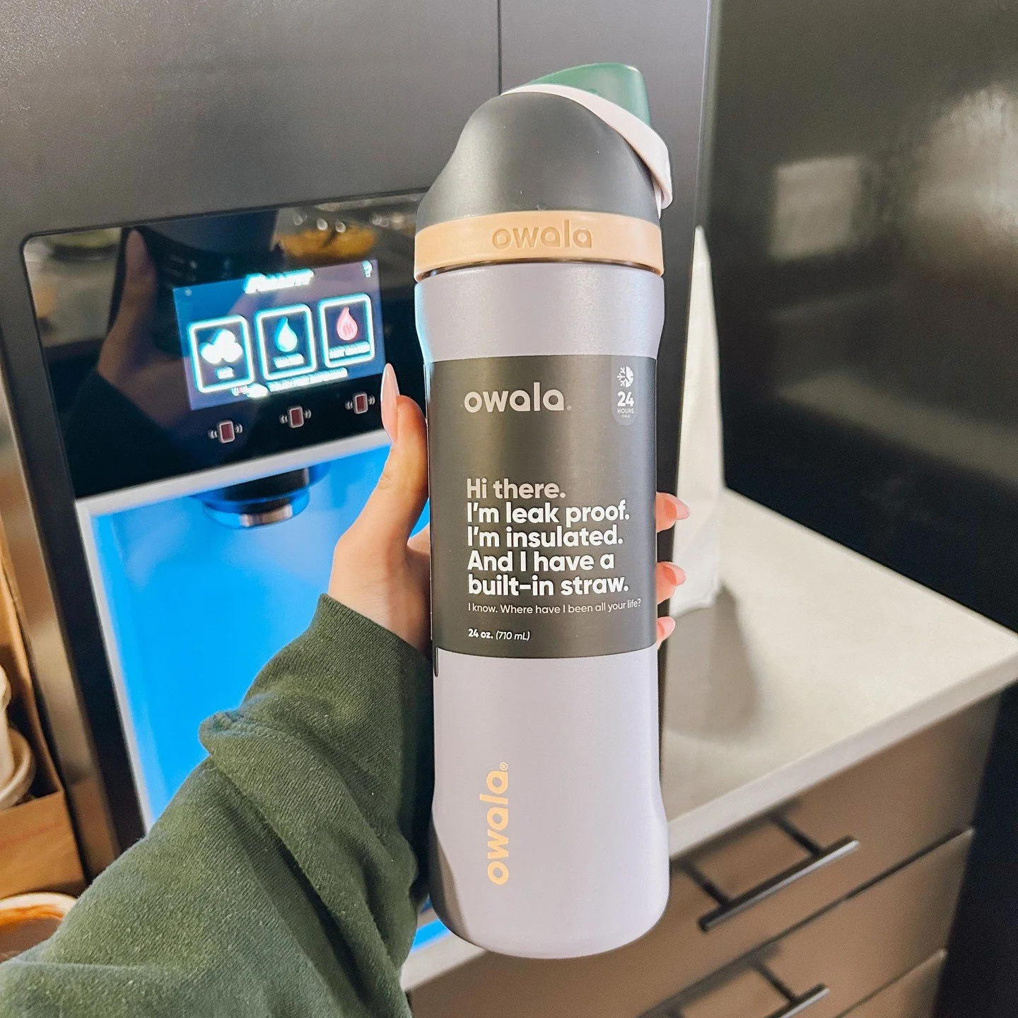 Day 9 of our 10 days of giveaways and today is a Owala water bottle! Like + tag 2 friends in the comments if you want to be entered in the give away. Winner will be contacted in the morning!💦💘