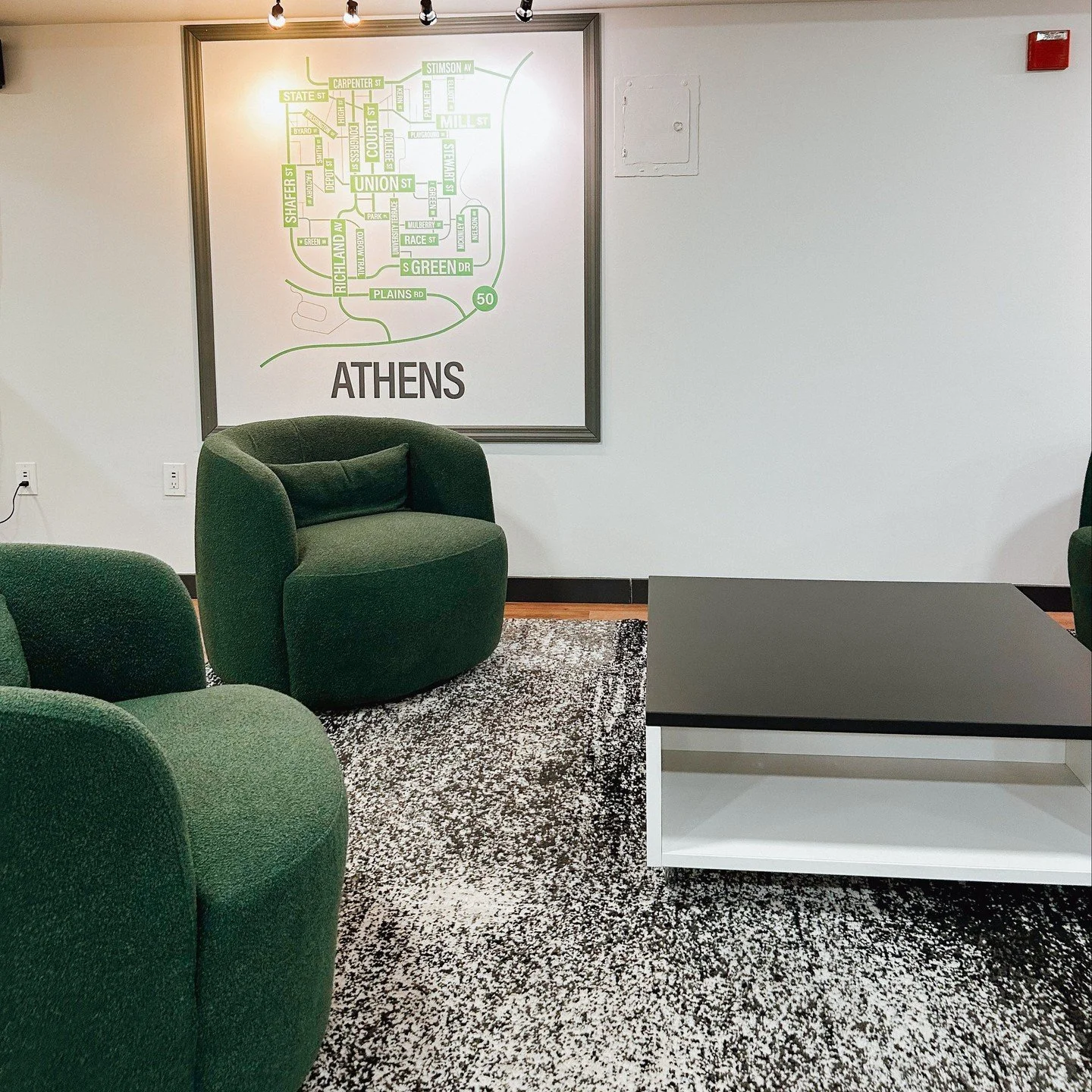 Need a comfy study spot? We go you😊