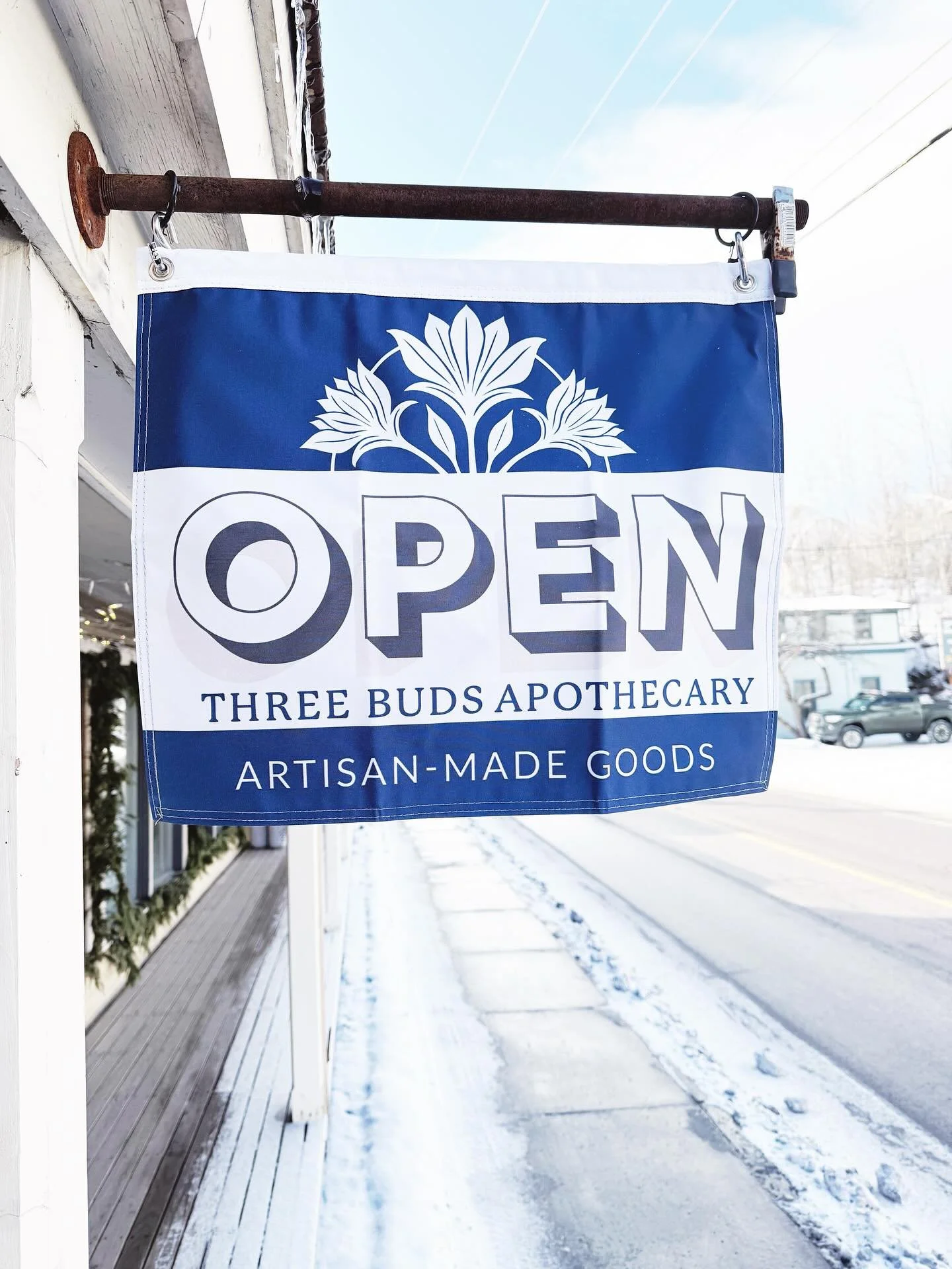 small victories 
Finally well enough to get out of my PJs and leave the house
Thank you so much for the well wishes and checking in on me. 💖 that was a rough week. 
Jenn xxx
ps - Check out my open flag! It&rsquo;s definitely the little things that k