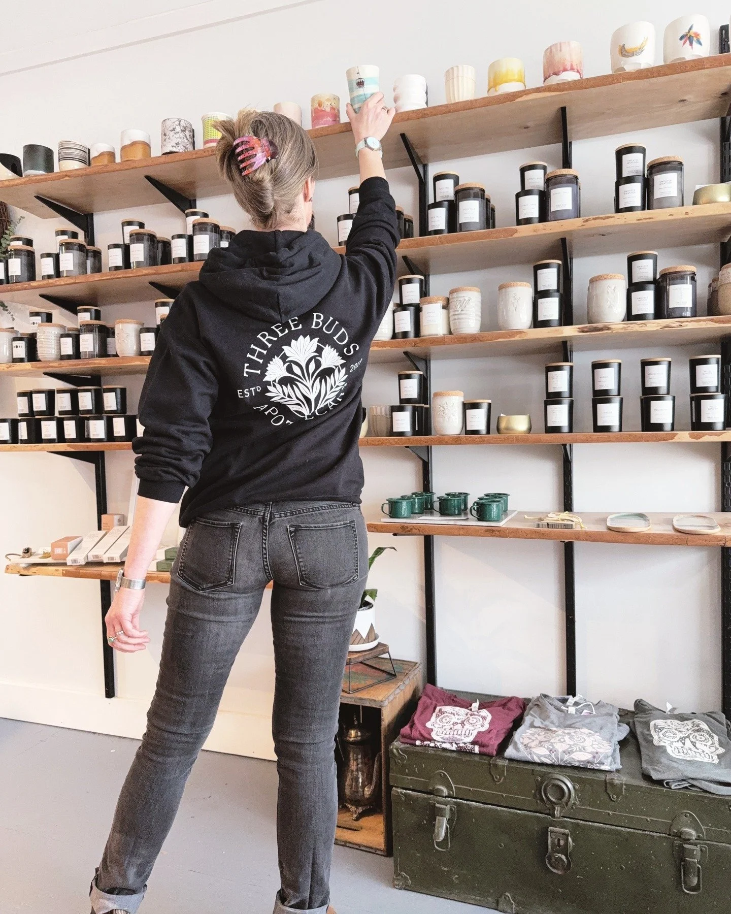 ✨re‑stock! ✨
some favorites are back on the top shelf

@michellephaneufceramics (skiers) and @alexihigh (nature) handcrafted candle cups are officially back in the shop &mdash; just in time for Valentine&rsquo;s Day.
and they are 🤩

I&rsquo;ve got a