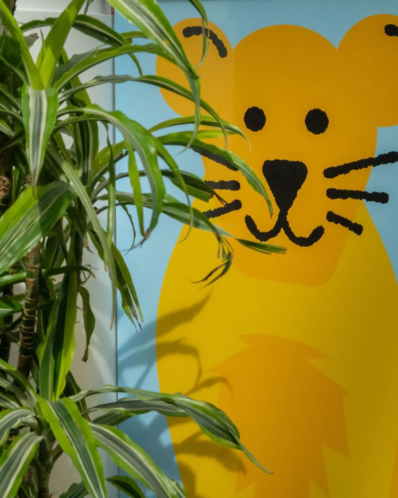 They&rsquo;re coming! 

🦁 in @lovemeadowhall for @prideofyorkshiretrail @sheffchildrenshospitalcharity 💛💙