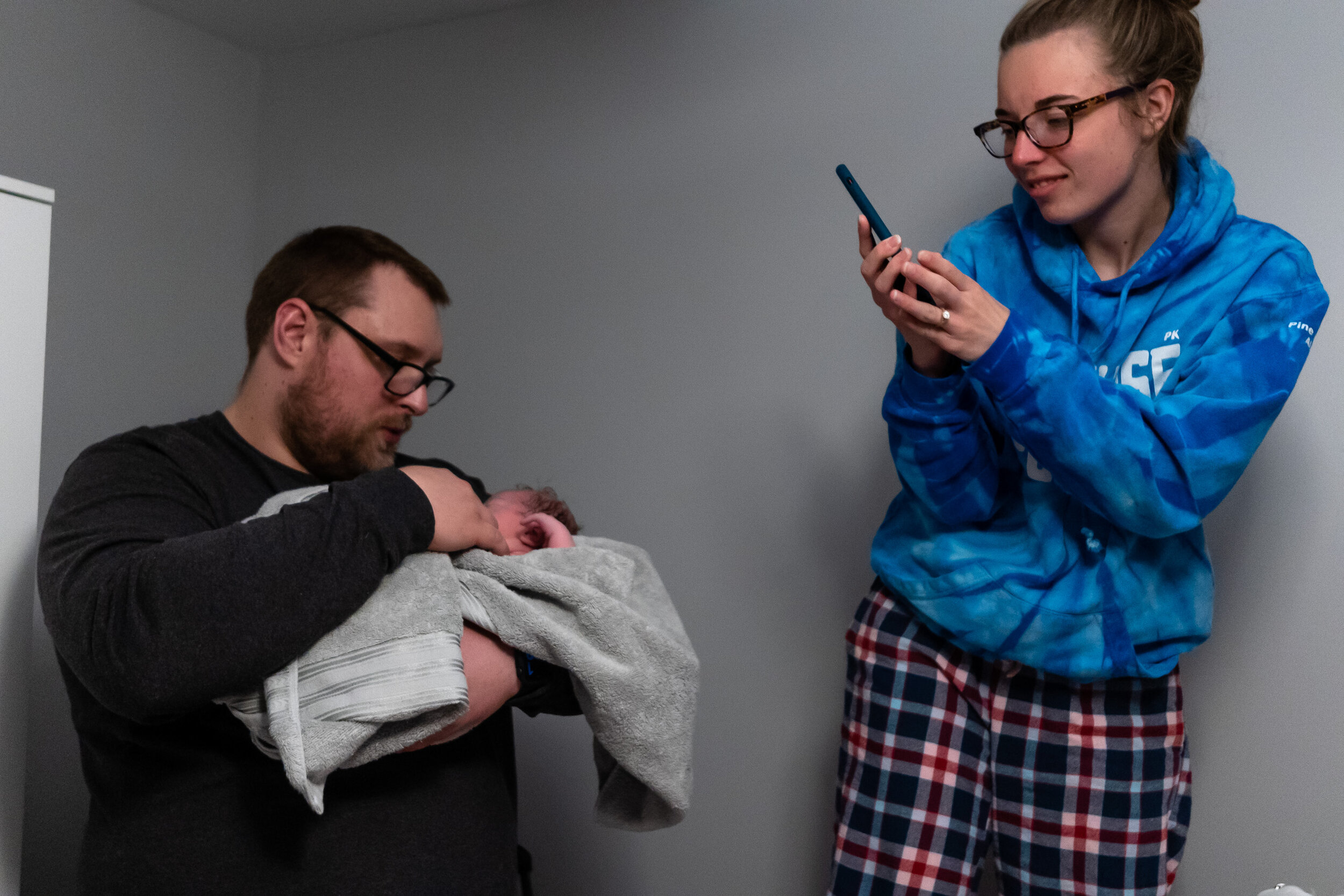 Grand Rapids Birth Photography home birth doula newborn photograph by Randi Armstrong Birth and Creative Services