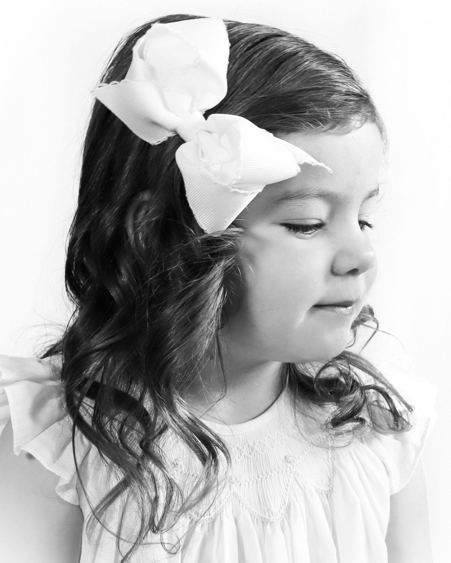 Happy Friday! I'm working through a few shoots and these are some of my favorites :) the sweetest age for photos!