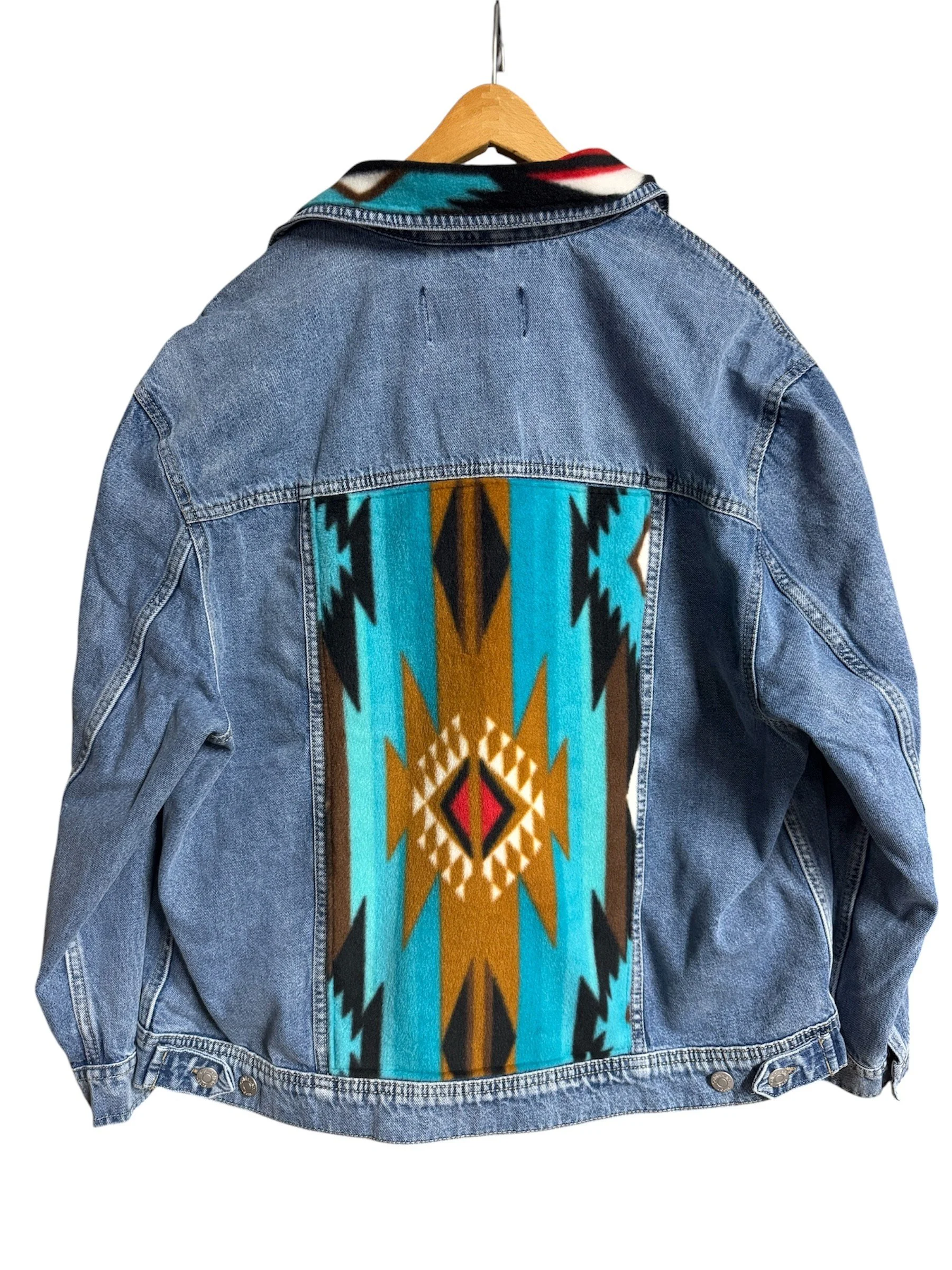 Teal Aztec Calvin Klein - L-XL.jpeg
