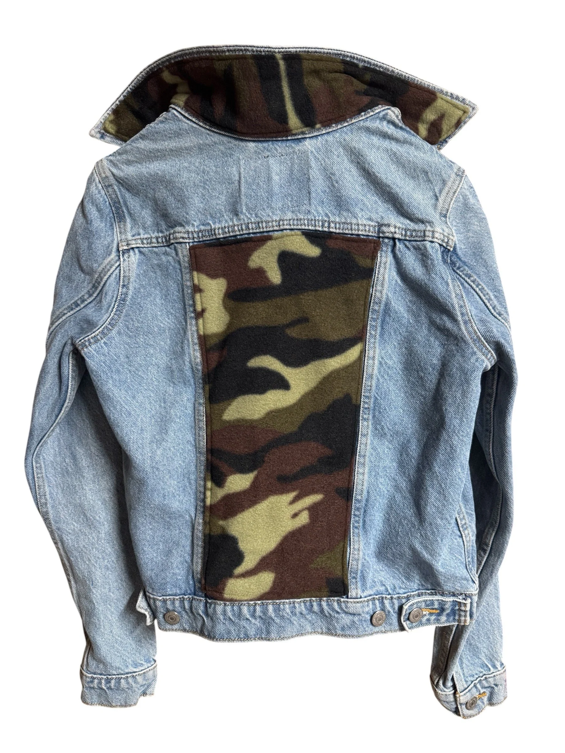 Camo Levi Strauss - Med.jpeg